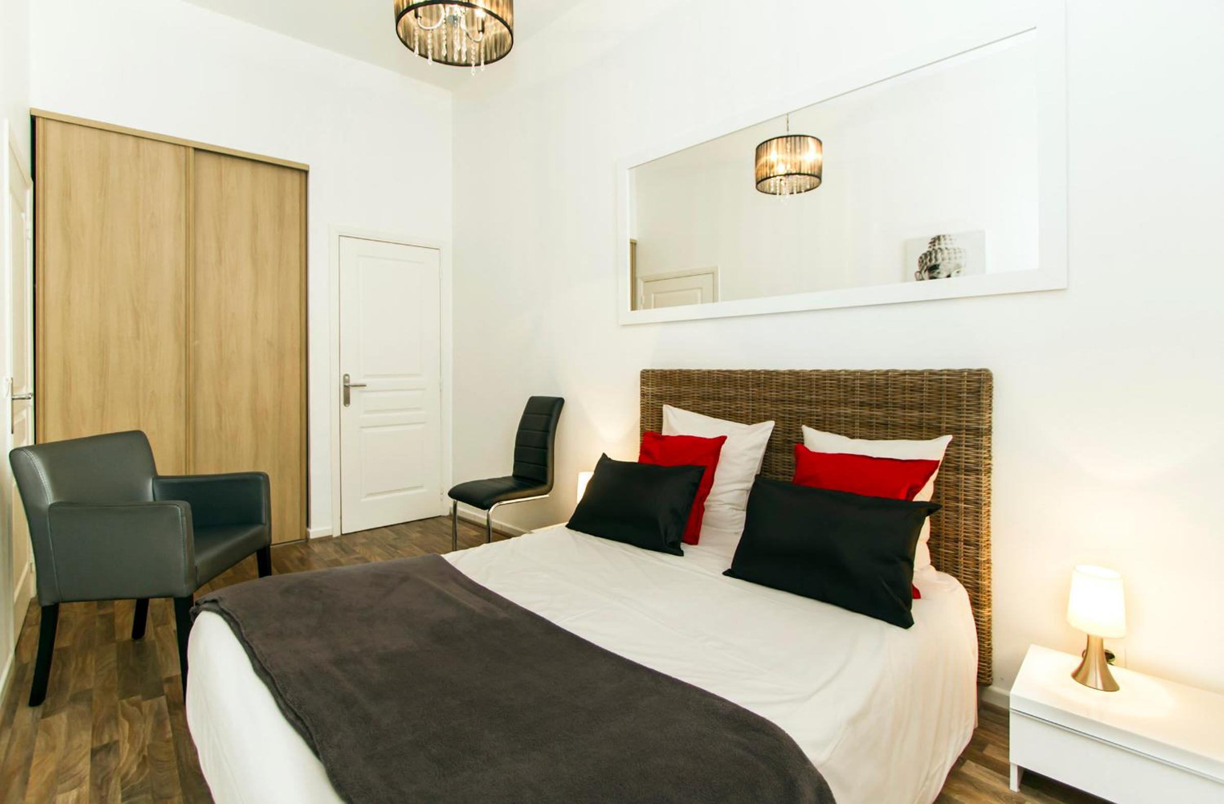 One-Bedroom Apartment (4 Adults) - Photo 10