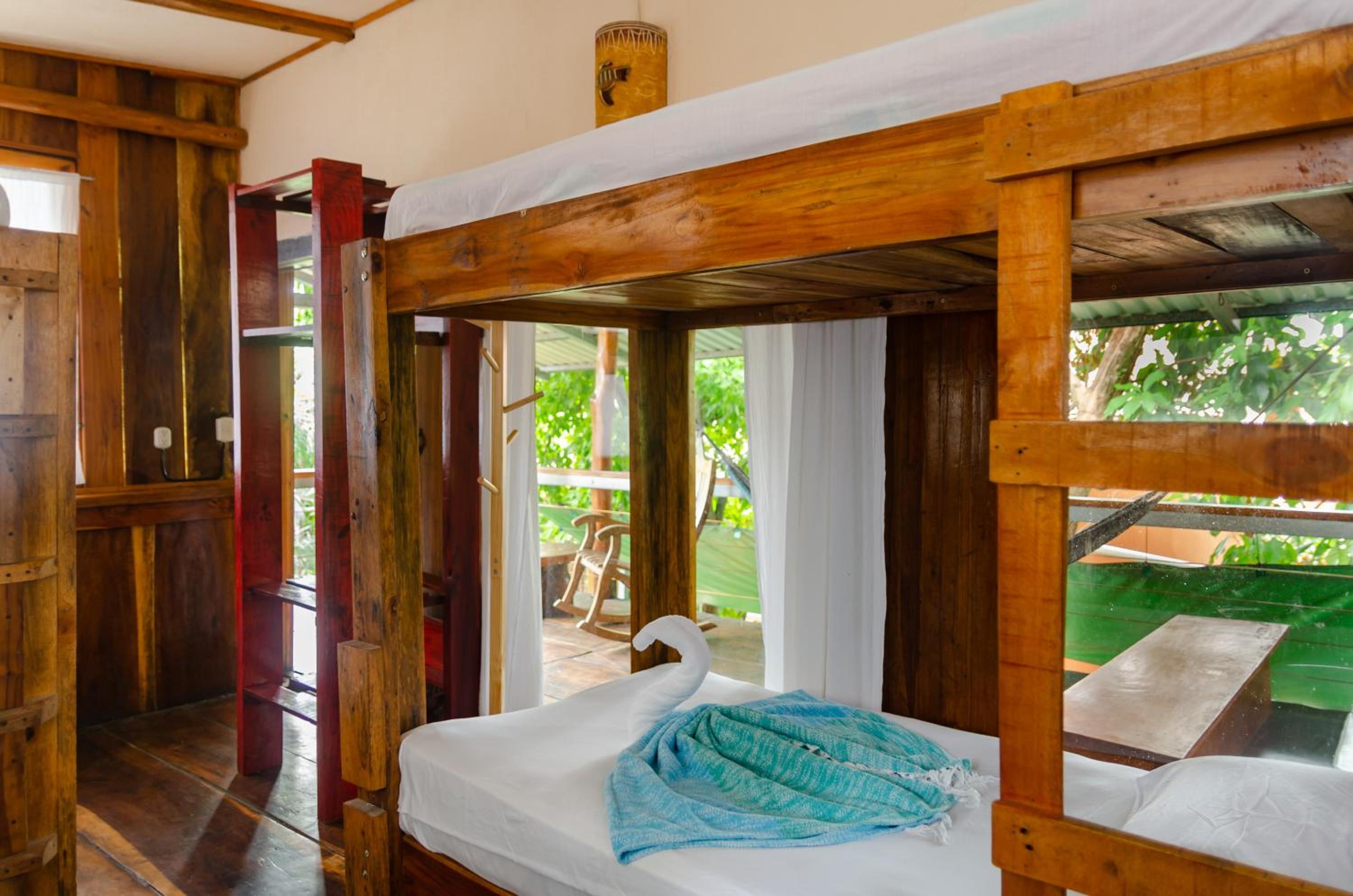 Economy Quadruple Room with Shared Bathroom photo 1