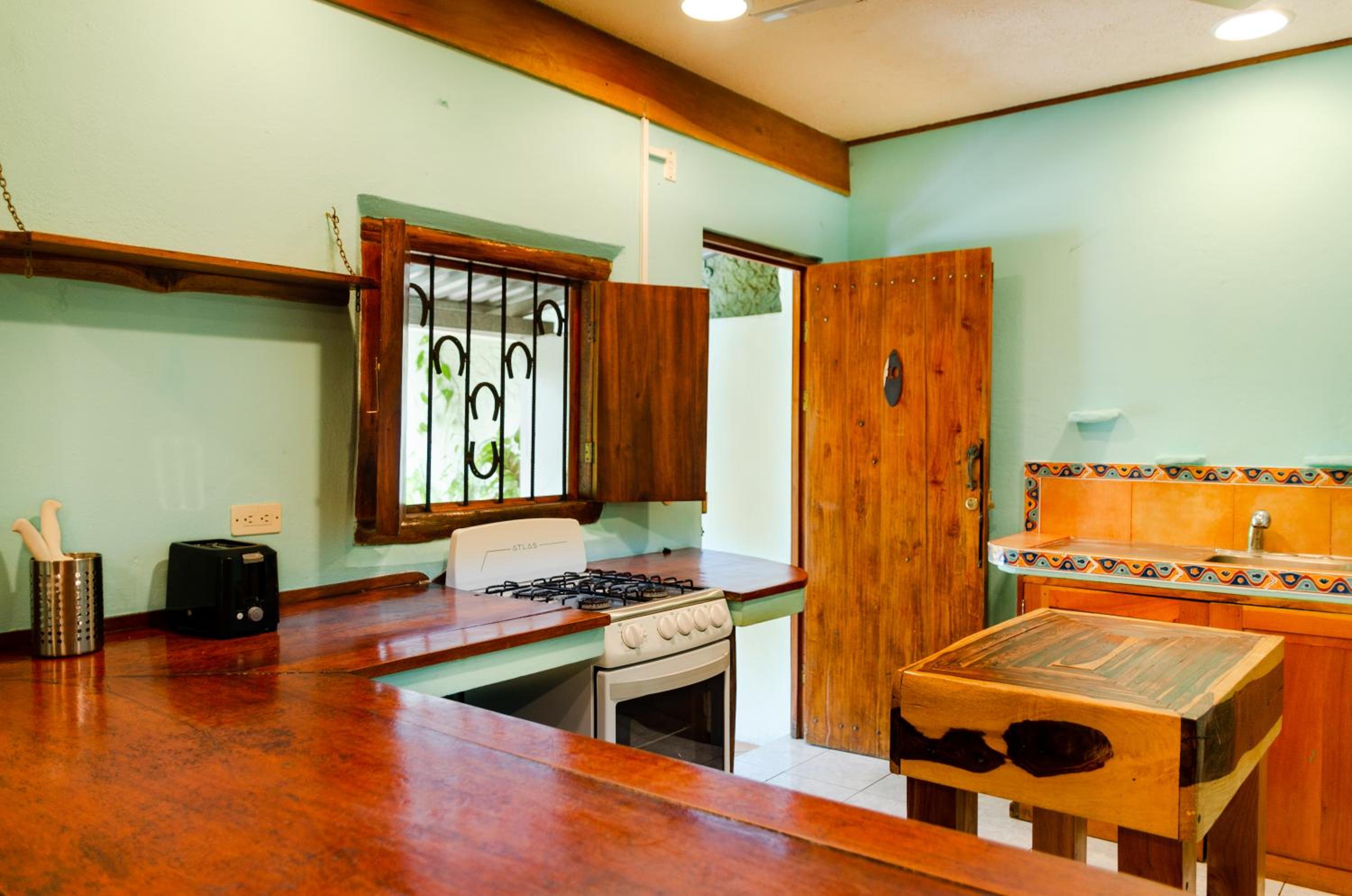 Two-Bedroom House with Pool photo 2