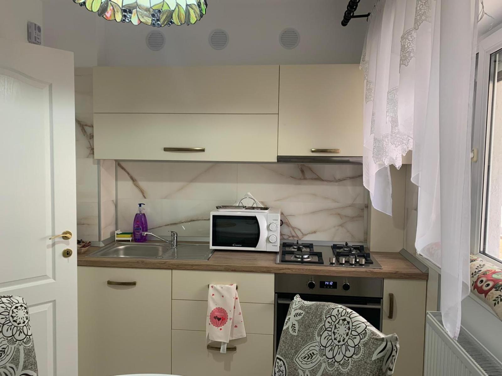 One-Bedroom Apartment - Photo 4
