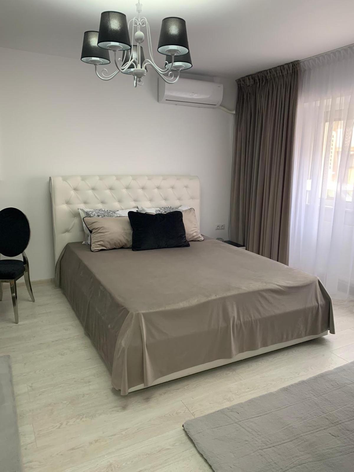 One-Bedroom Apartment - Photo 11