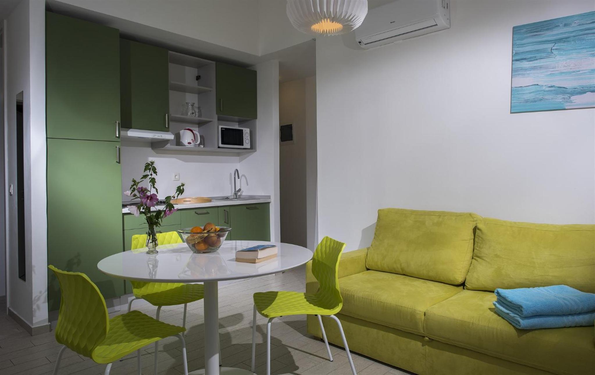Two-Bedroom Apartment with Balcony photo 3