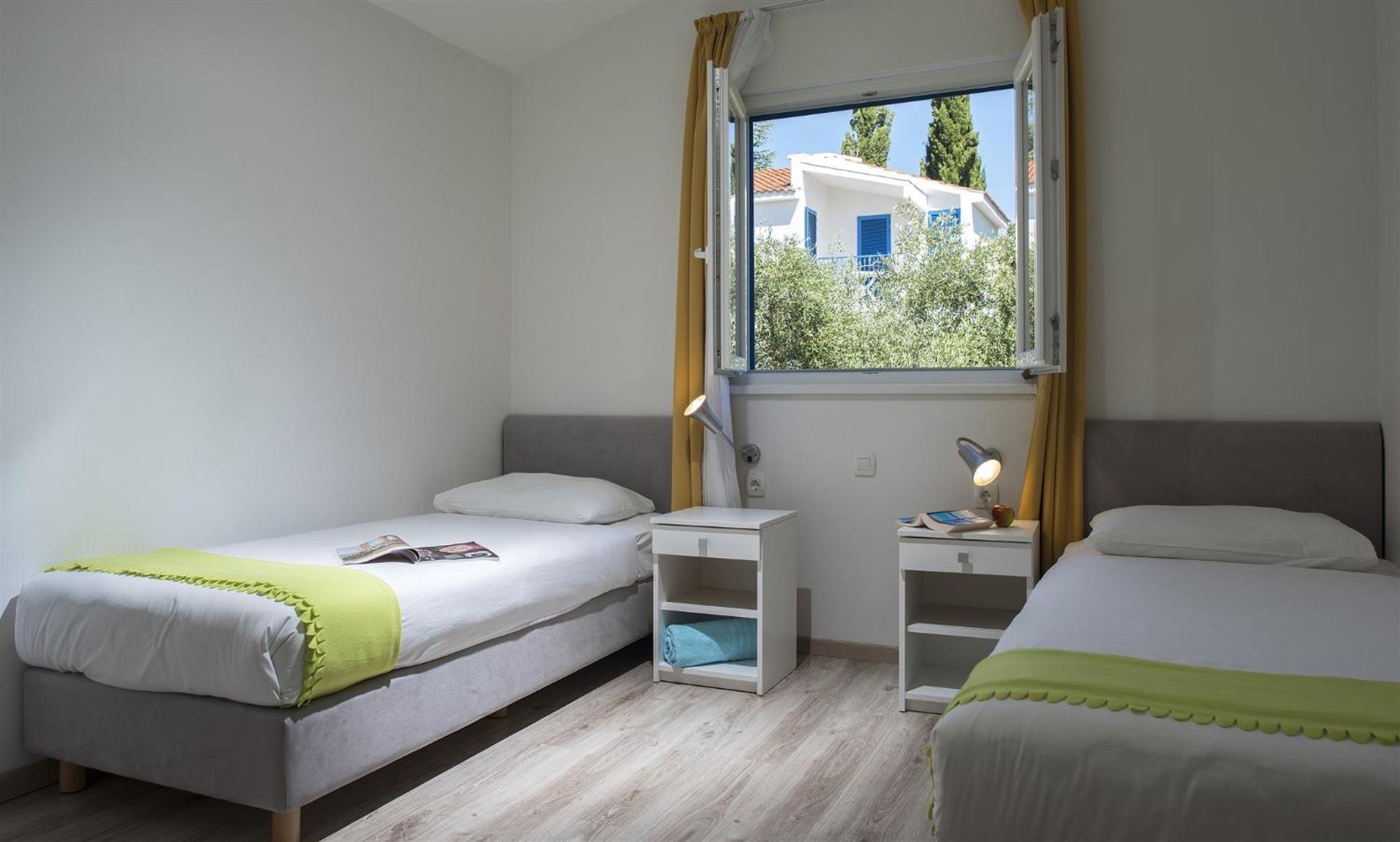 Two-Bedroom Apartment with Balcony photo 2