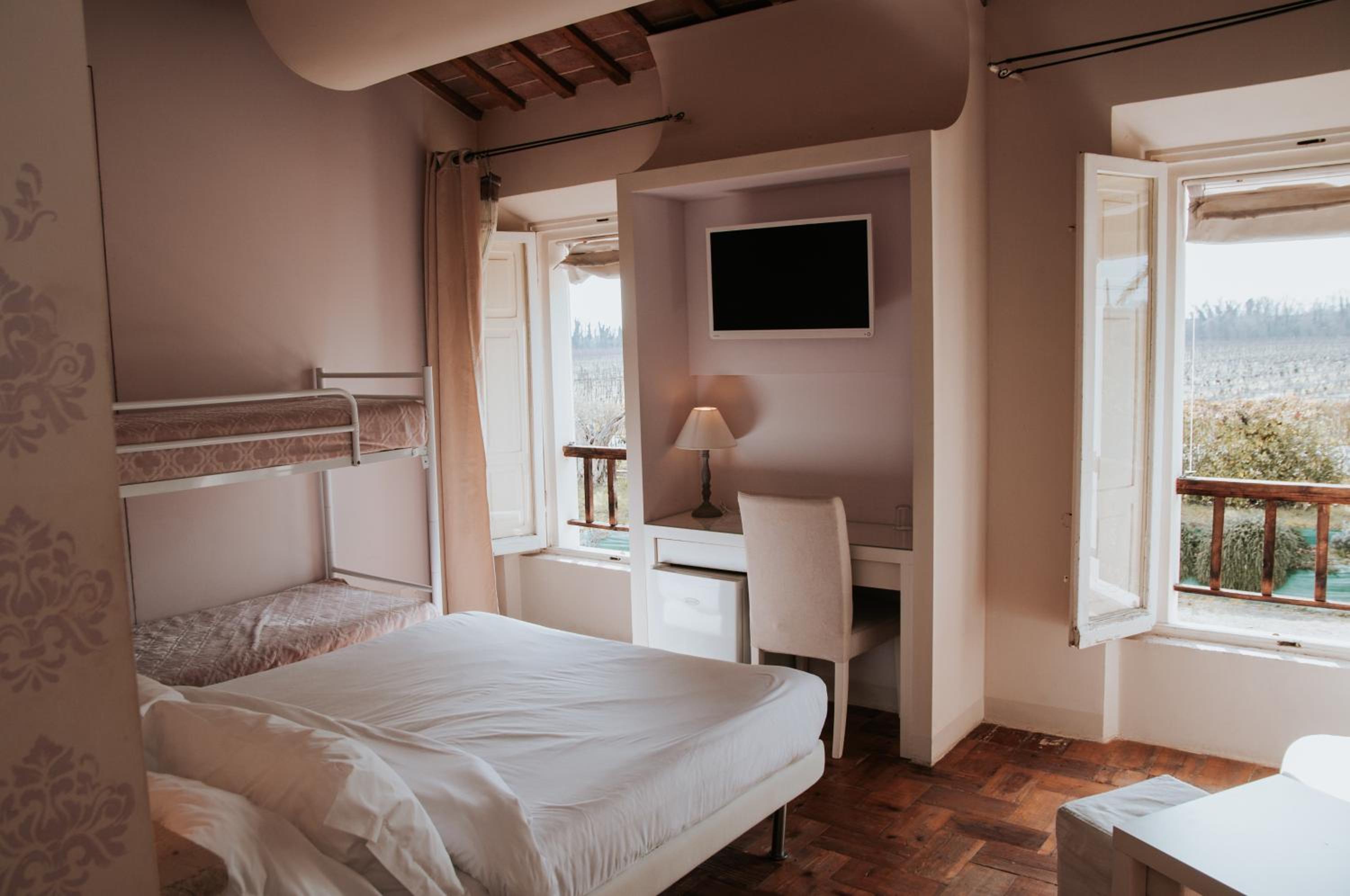 Classic Quadruple Room photo 1