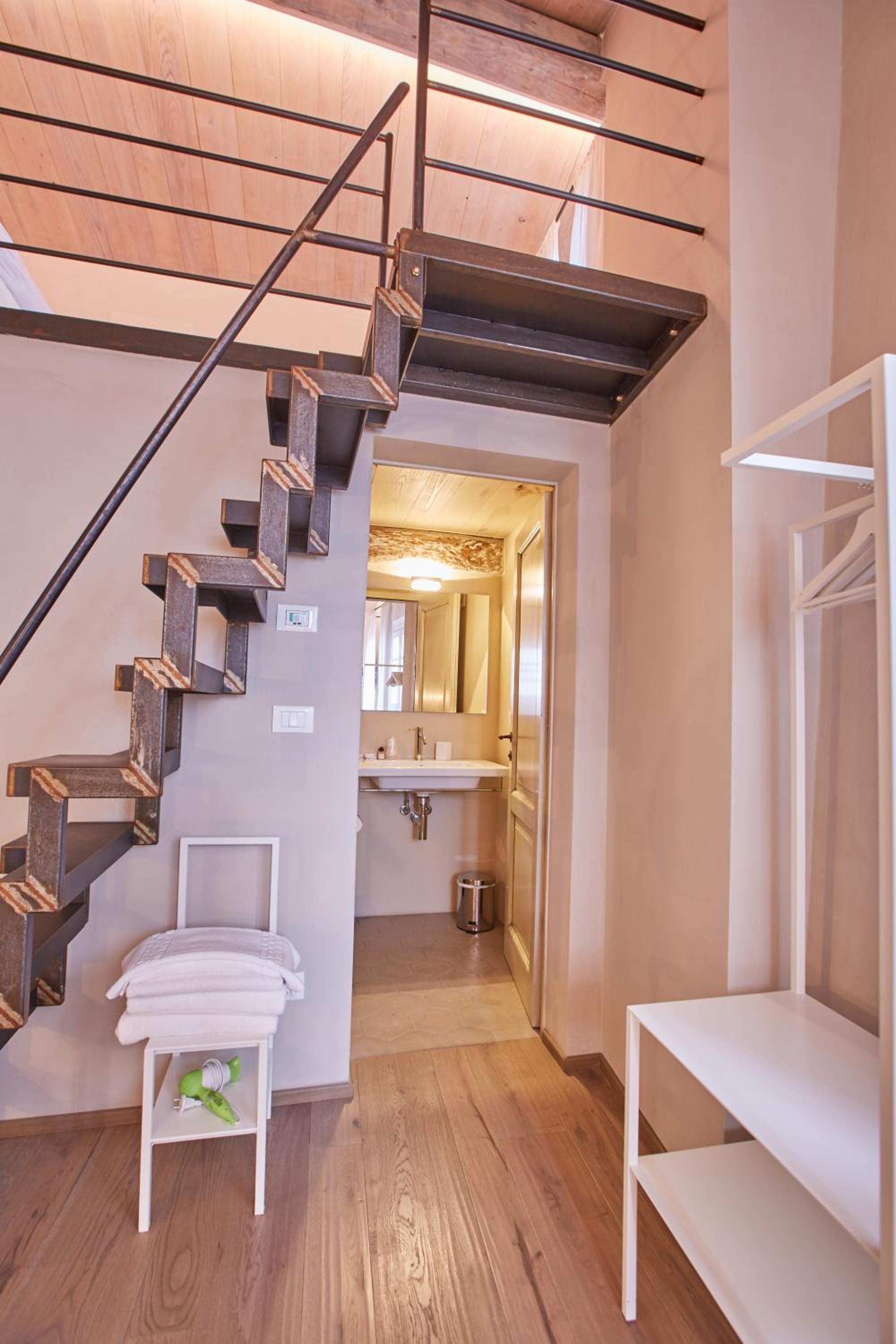 Triple Room with View - Photo 18