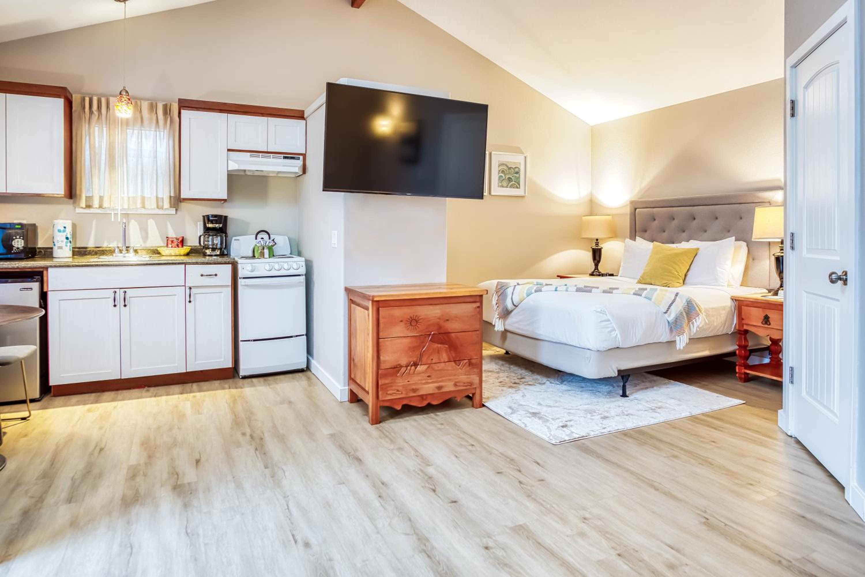 Queen Room with Spa photo 2
