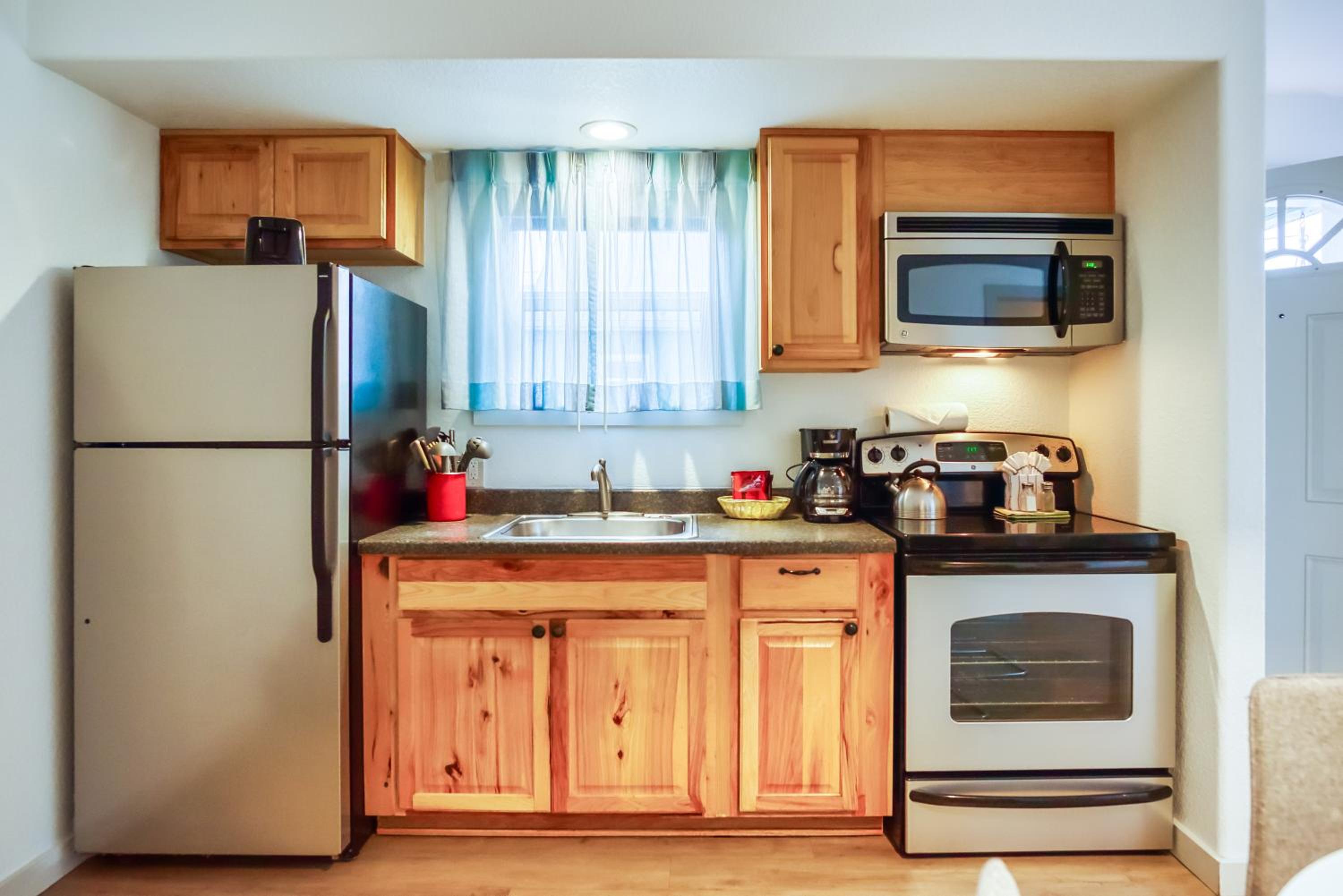 Two-Bedroom Suite with Full Kitchen - Photo 9