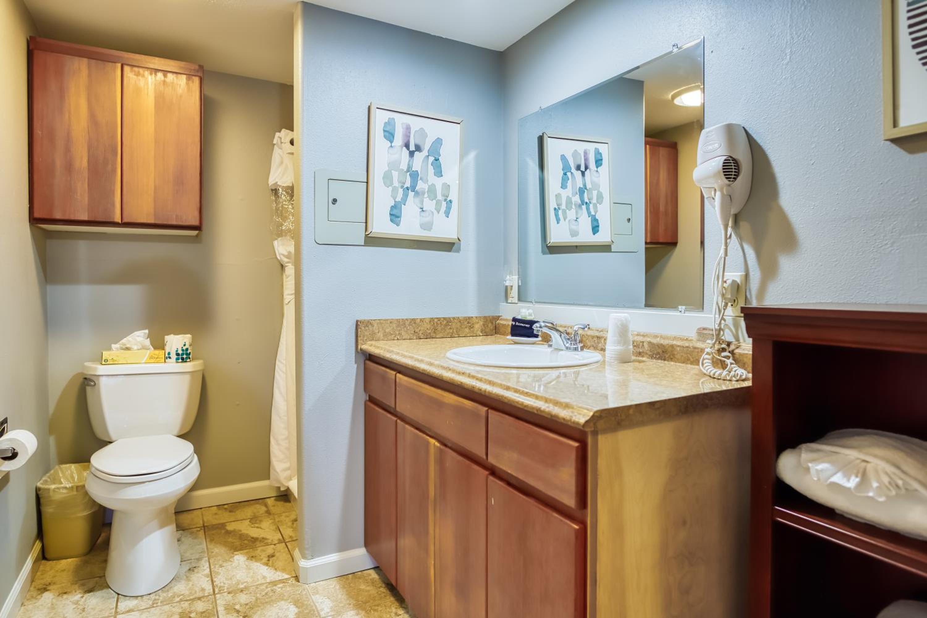 Queen Room with Kitchen photo 2