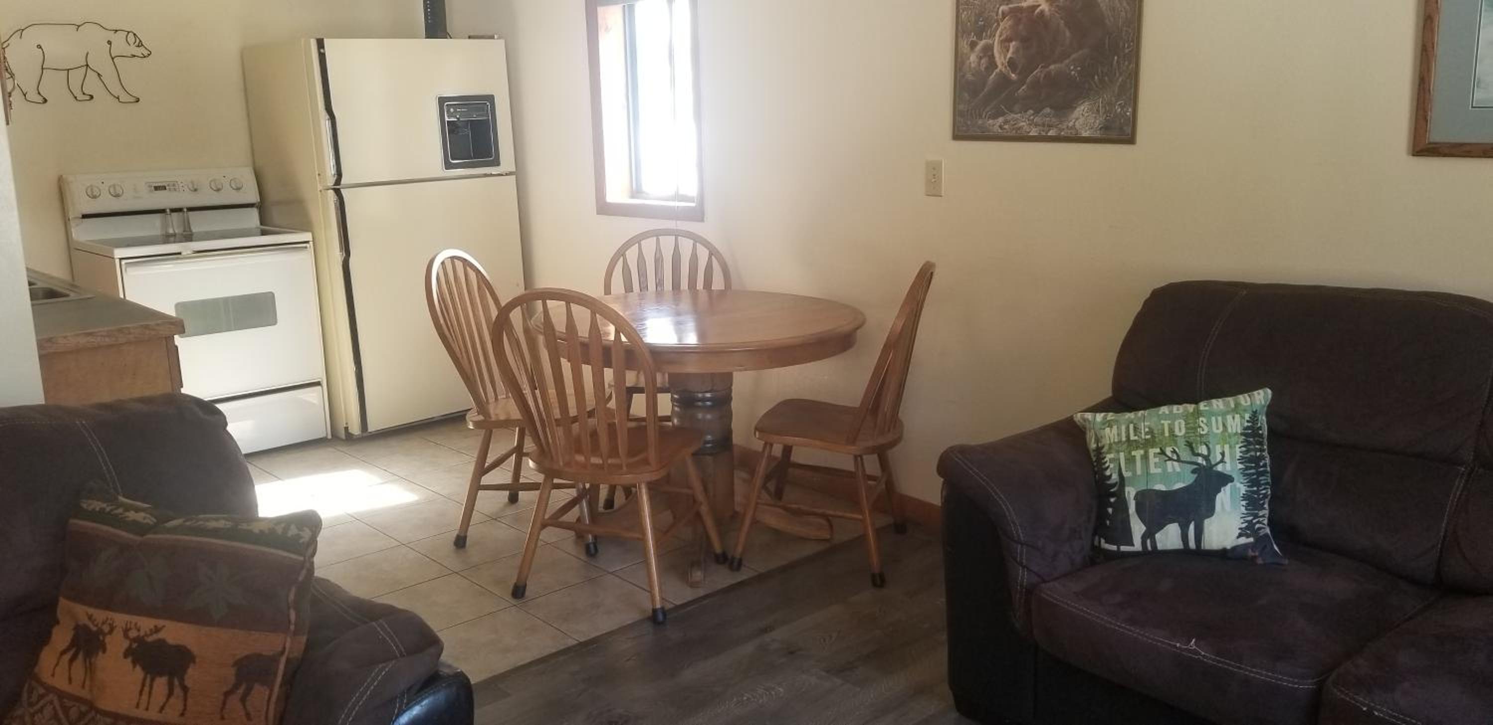 Two-Bedroom Suite - Photo 8