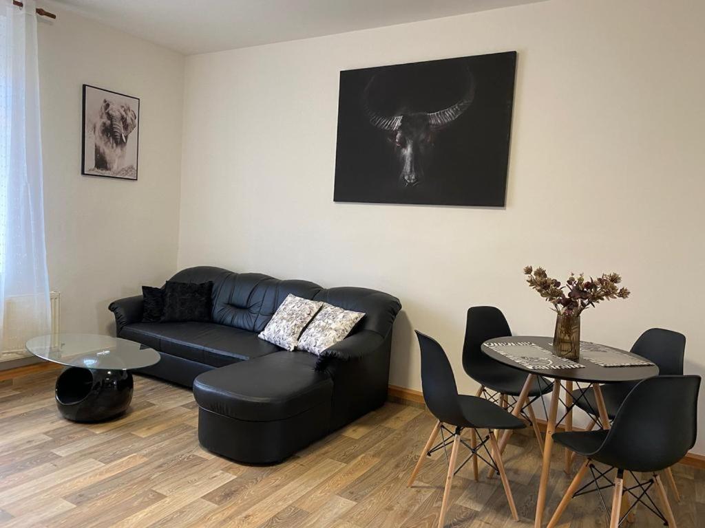 One-Bedroom Apartment - Photo 1