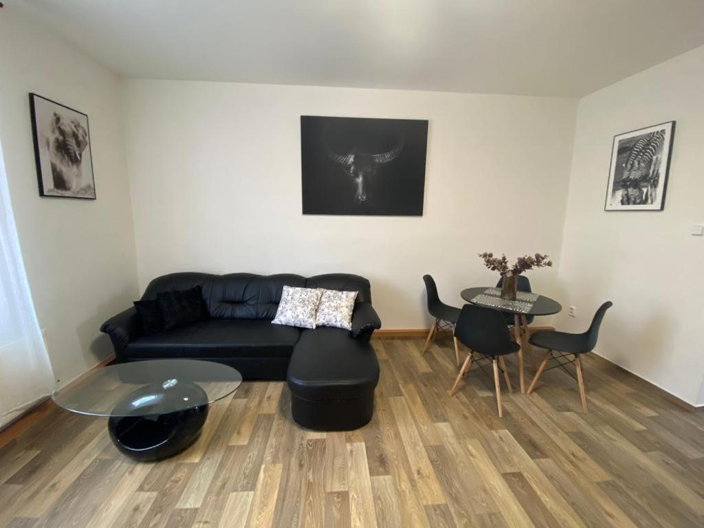 One-Bedroom Apartment - Photo 34