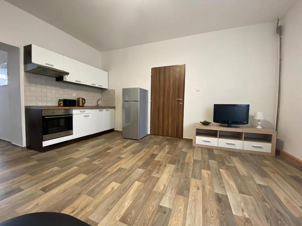 One-Bedroom Apartment - Photo 36