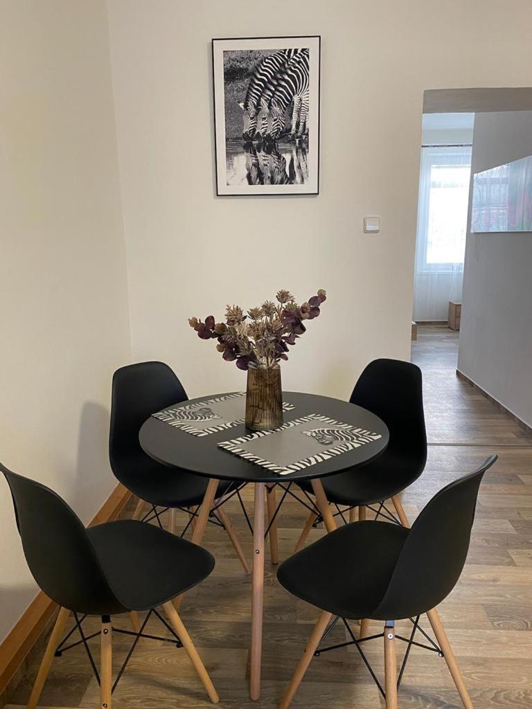 One-Bedroom Apartment - Photo 38