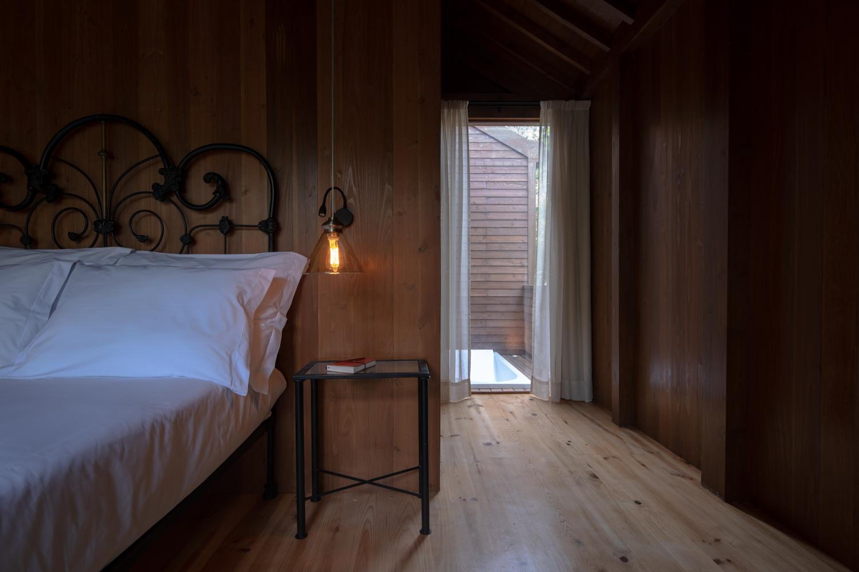 Superior Suite - Photo 13