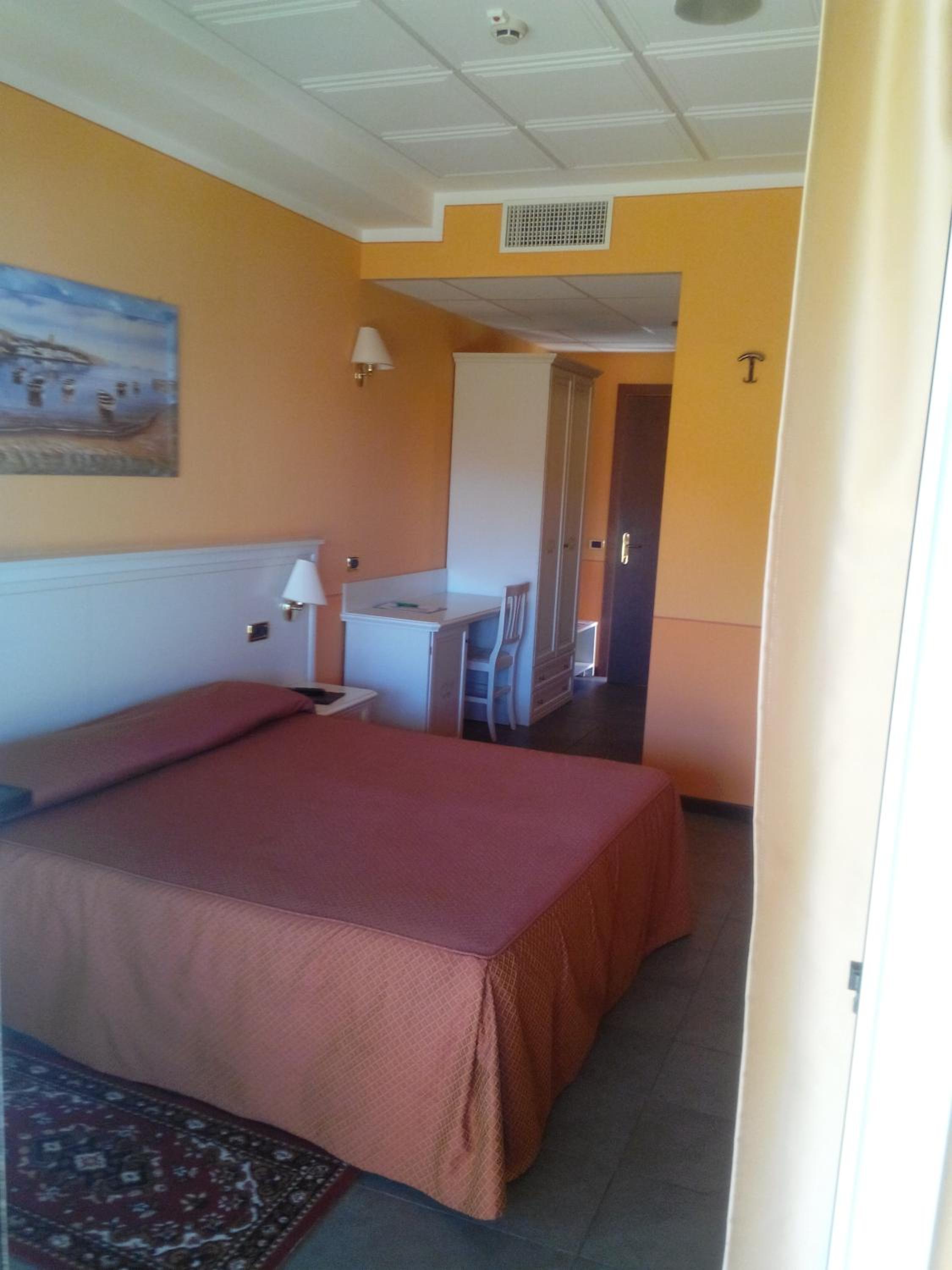 Superior Double or Twin Room with Lake View - Photo 5