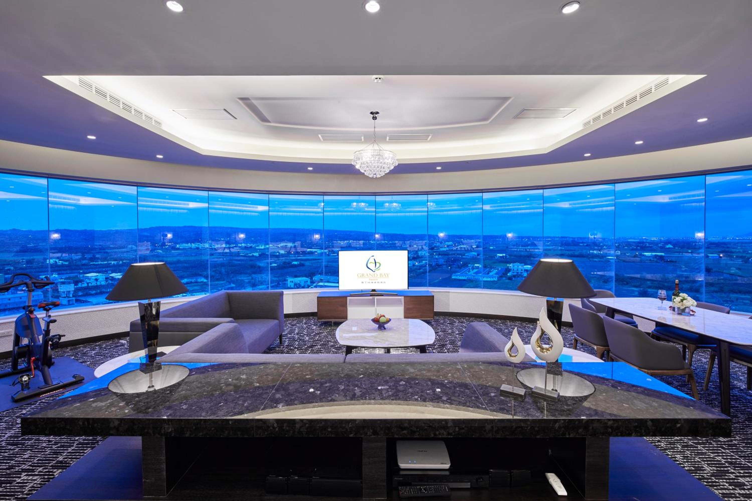 Presidential Suite photo 2
