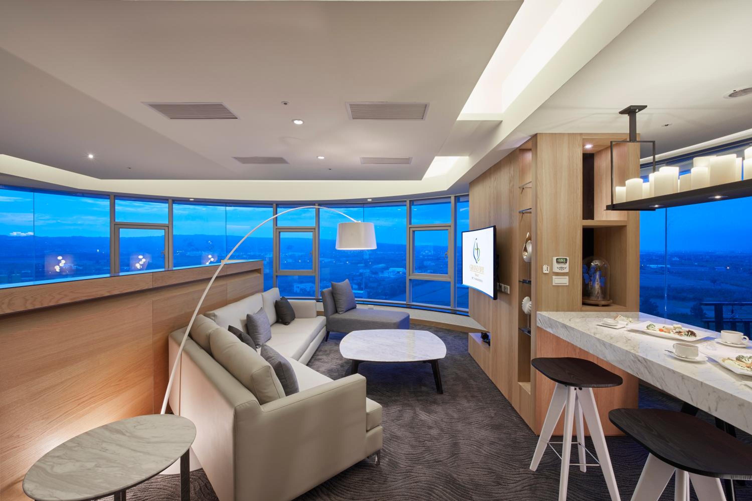 Presidential Suite photo 1
