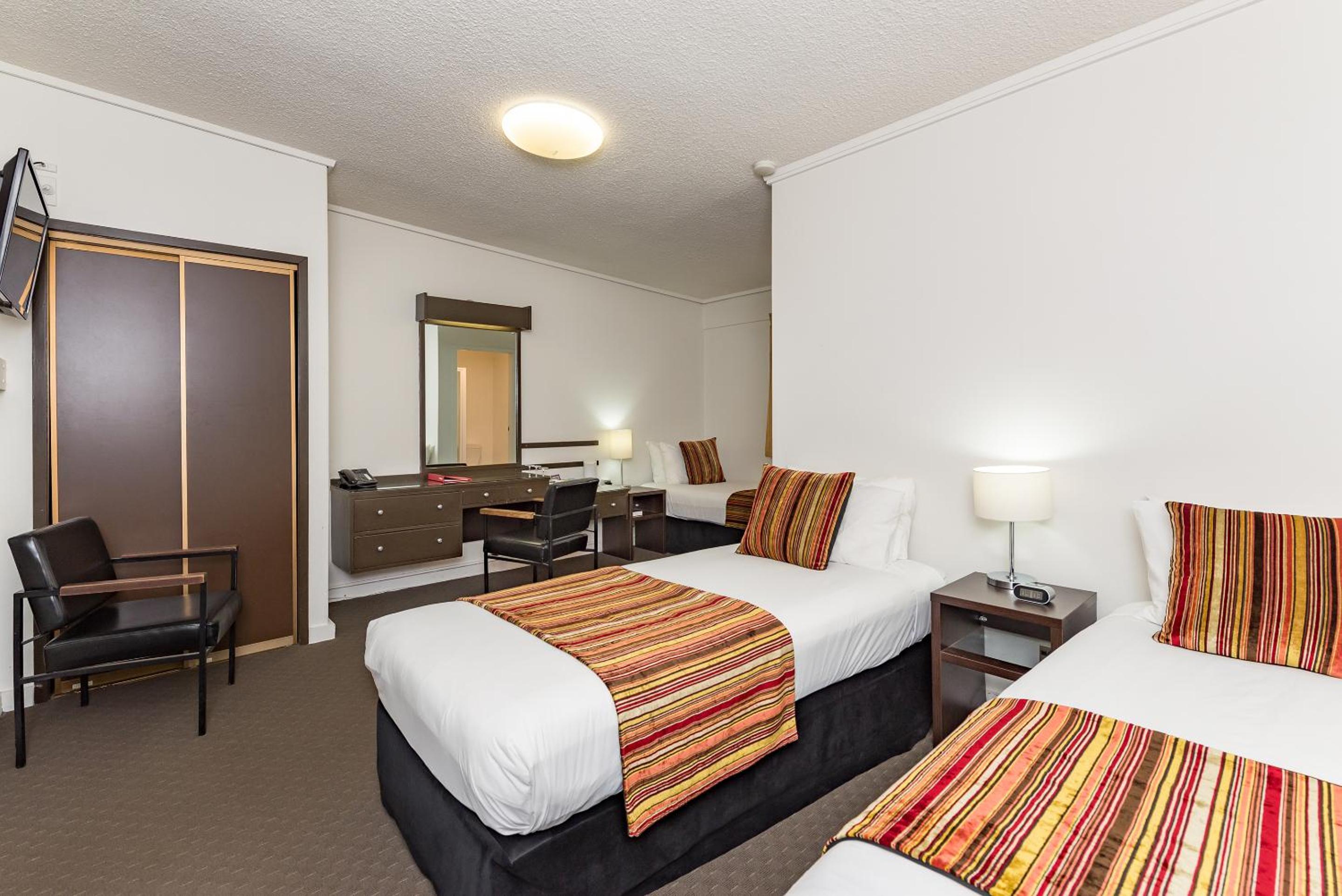 Standard Triple Room photo 2