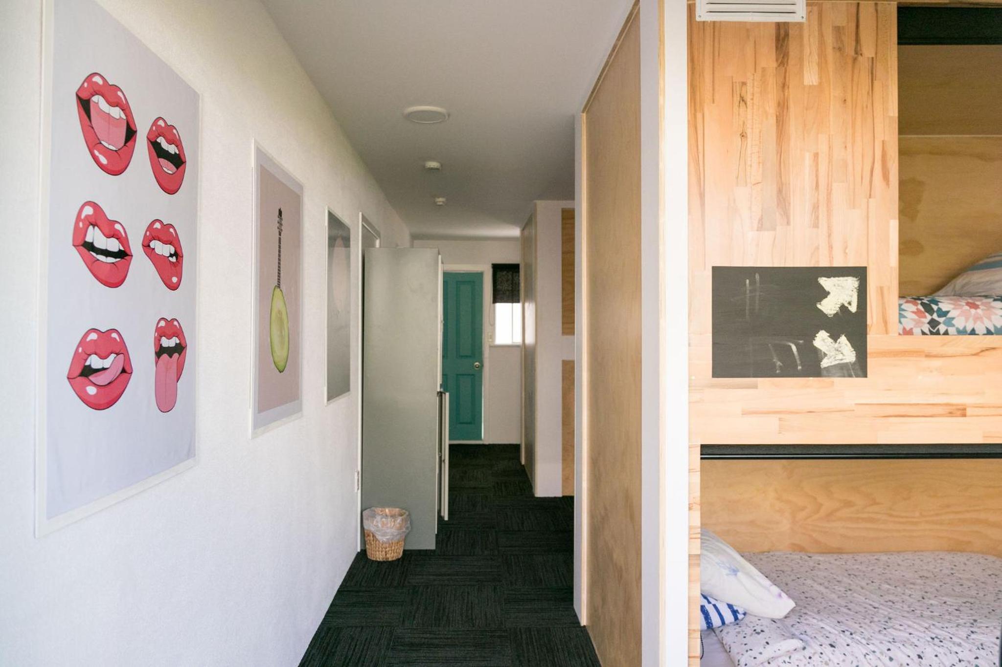 Single Pod in 6-Bed Mixed Dormitory Room photo 2