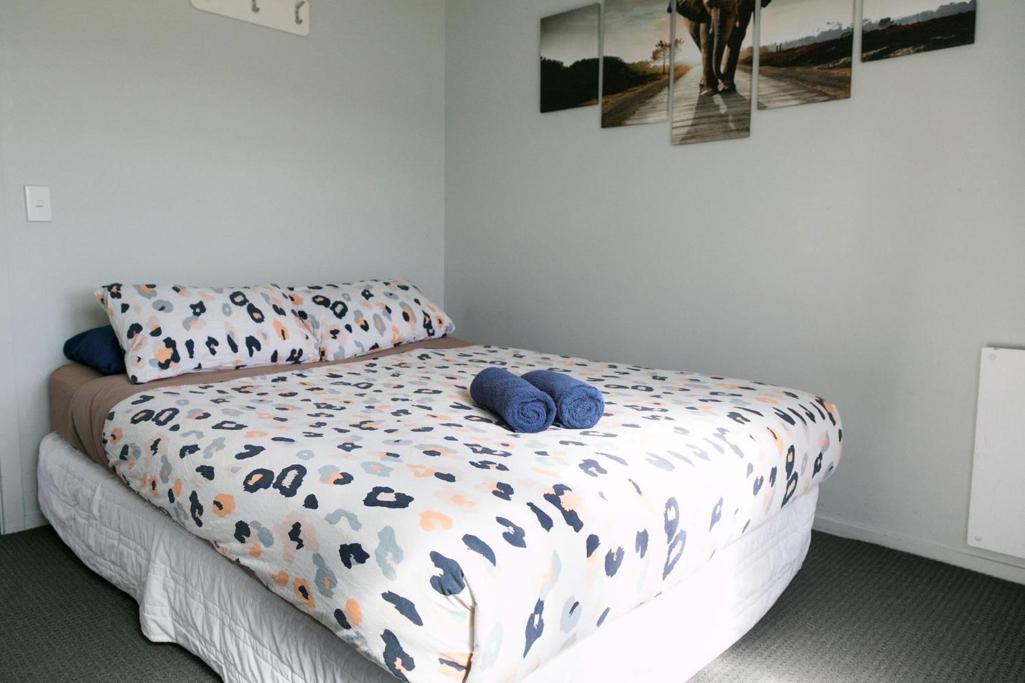 Double Room with Shared Bathroom photo 2