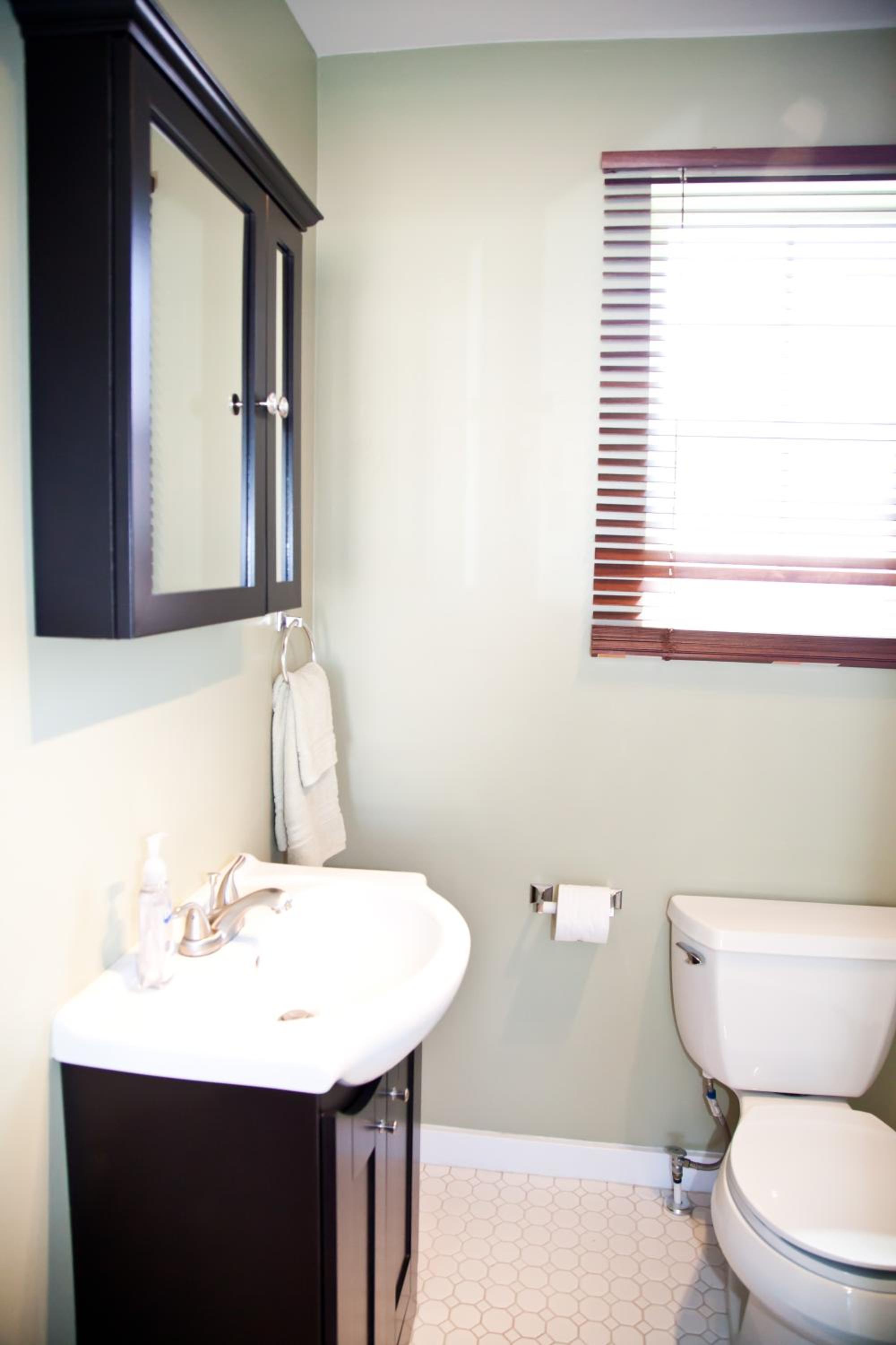 Queen Room with Kitchen - Pet Friendly photo 3