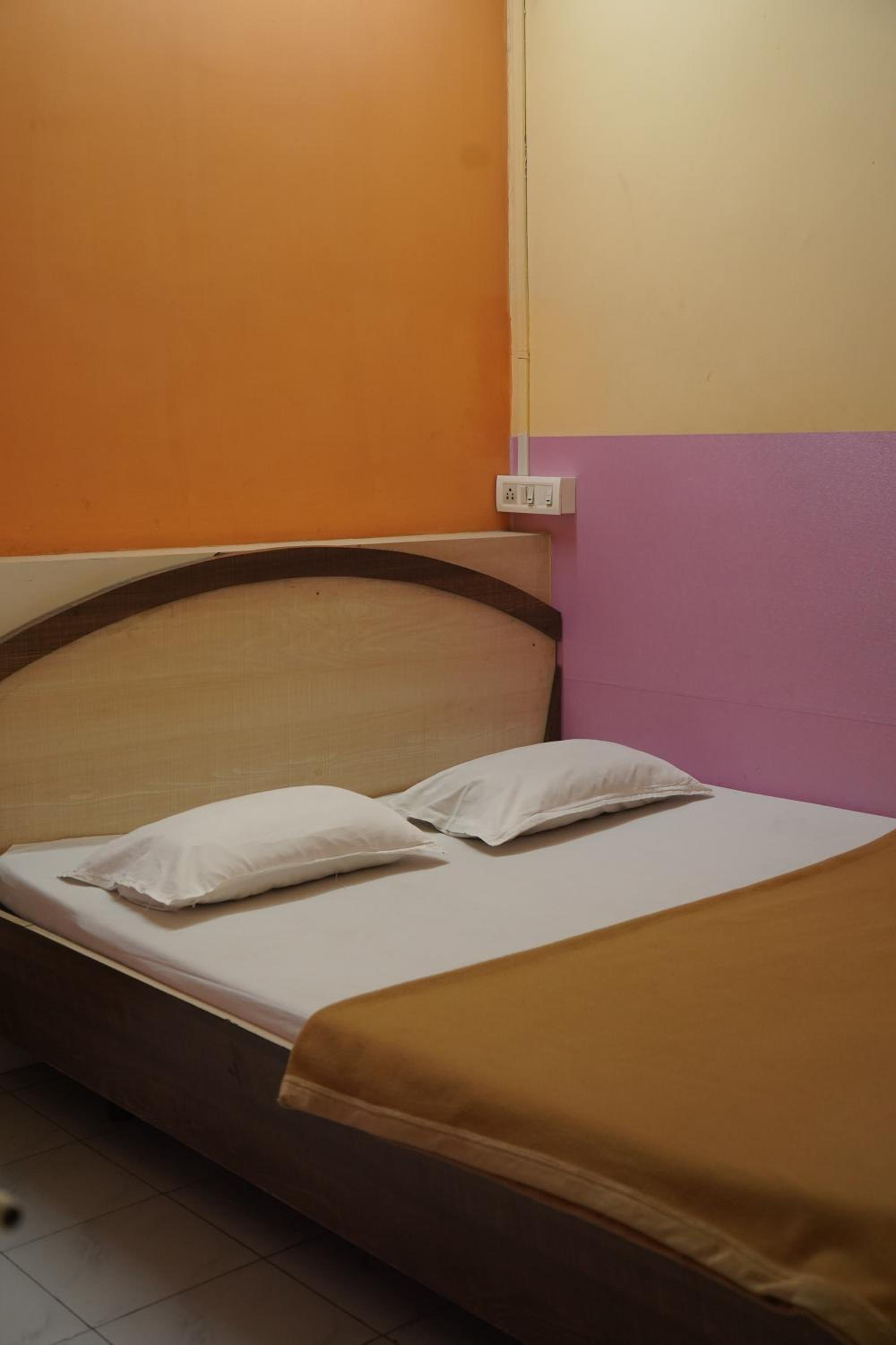 Budget Double Room photo 3