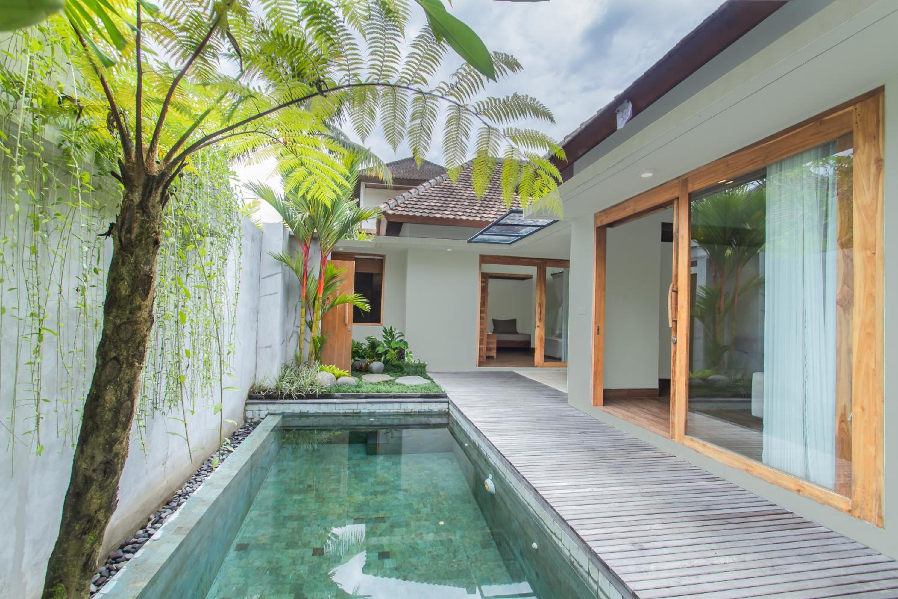 Villa with Private Pool - Photo 1