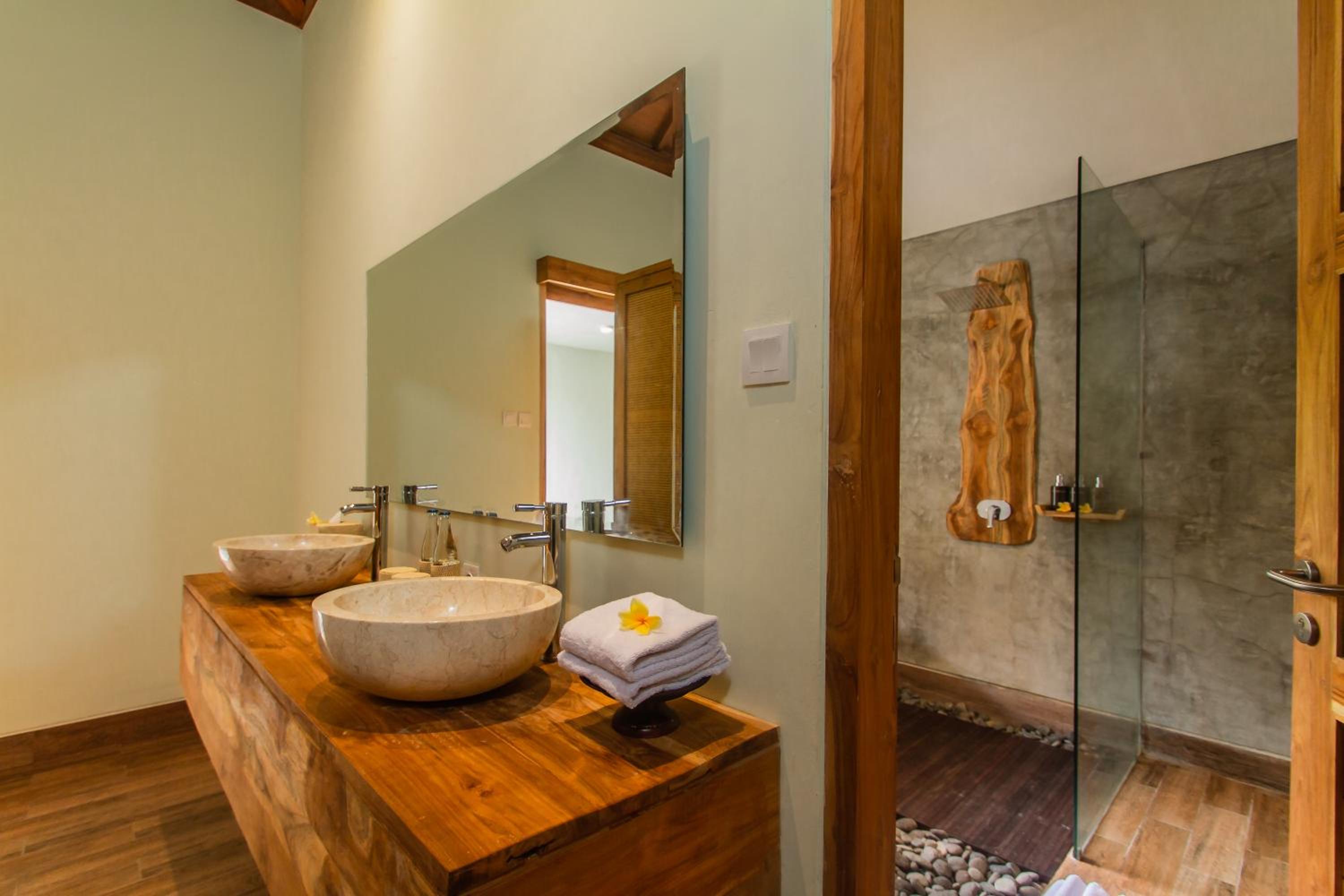 Villa with Private Pool - Photo 5