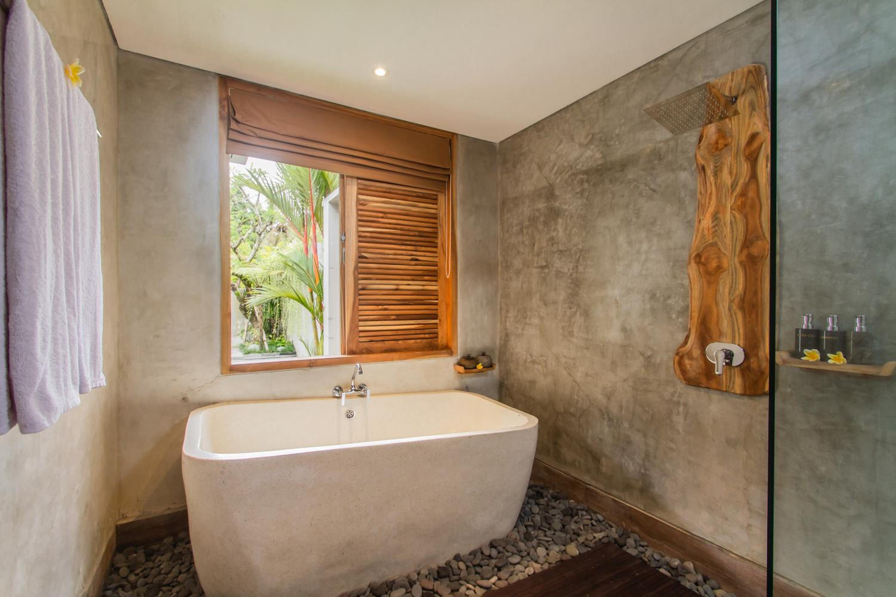 Villa with Private Pool - Photo 14
