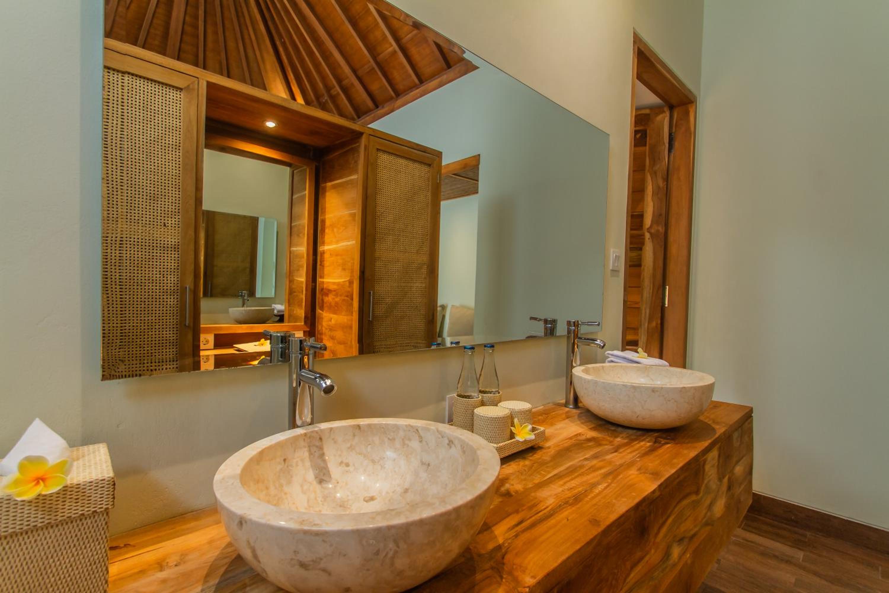 Villa with Private Pool - Photo 11