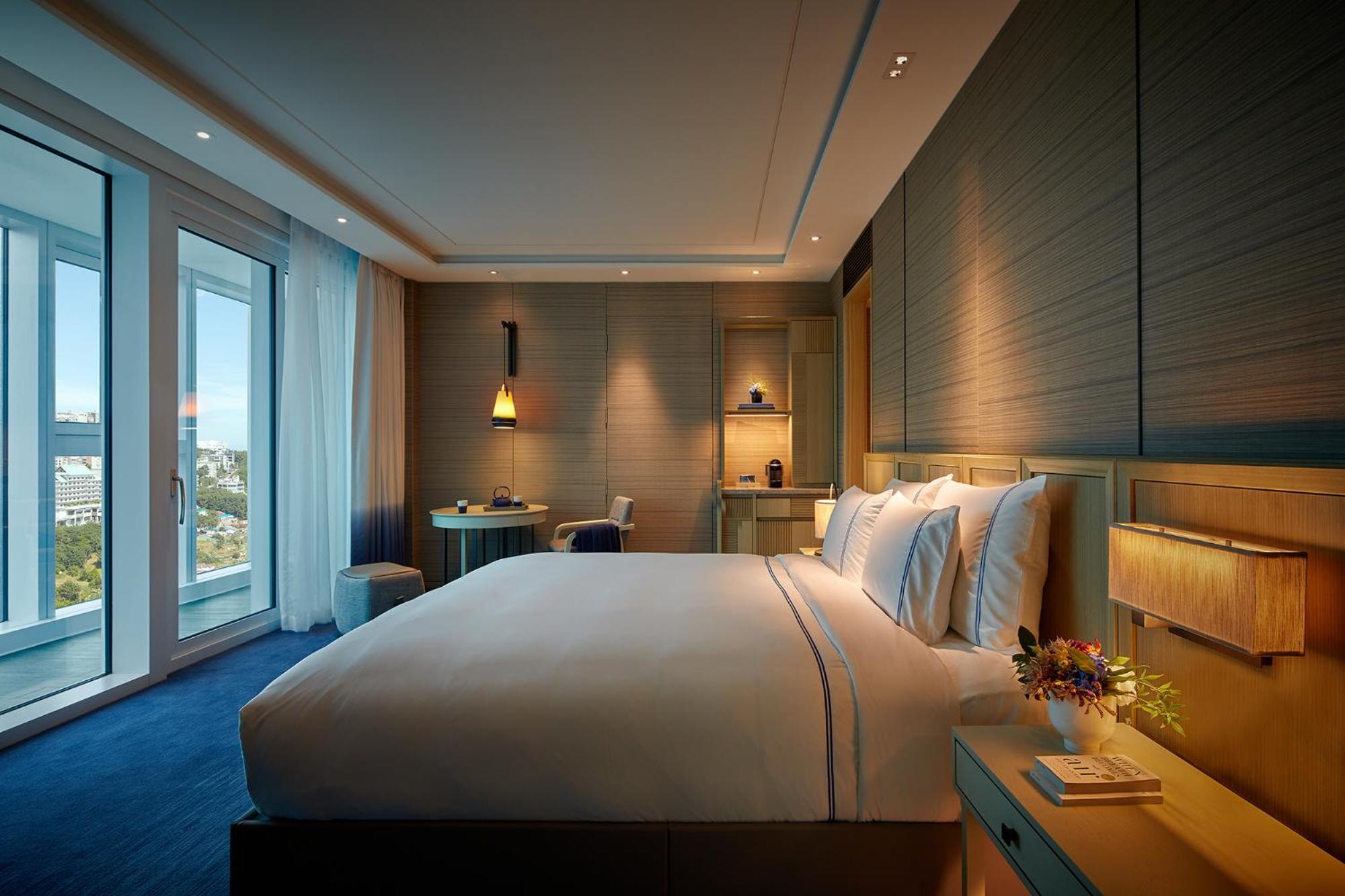 Premier Double Room with City View - Photo 1
