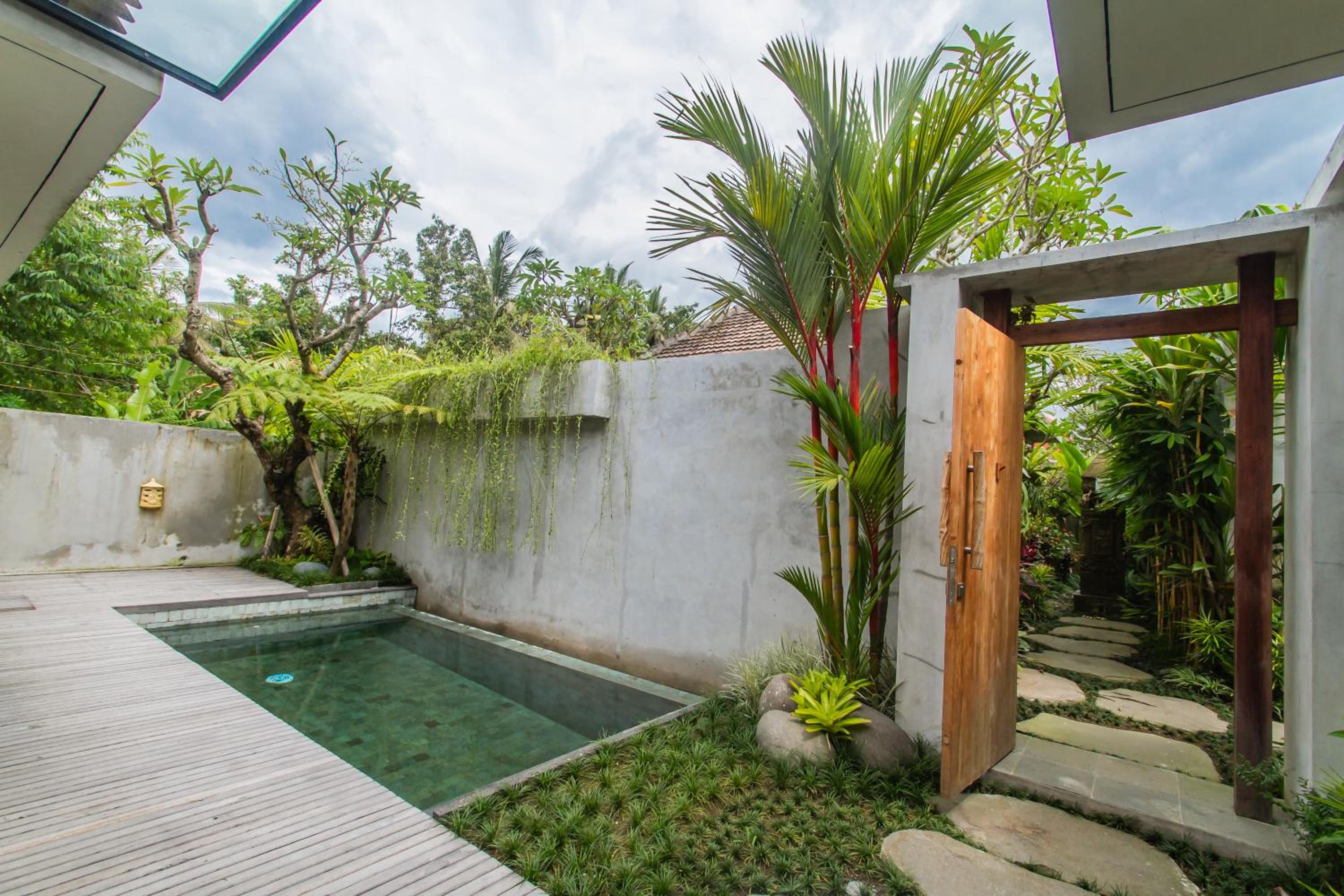 Villa with Private Pool - Photo 16