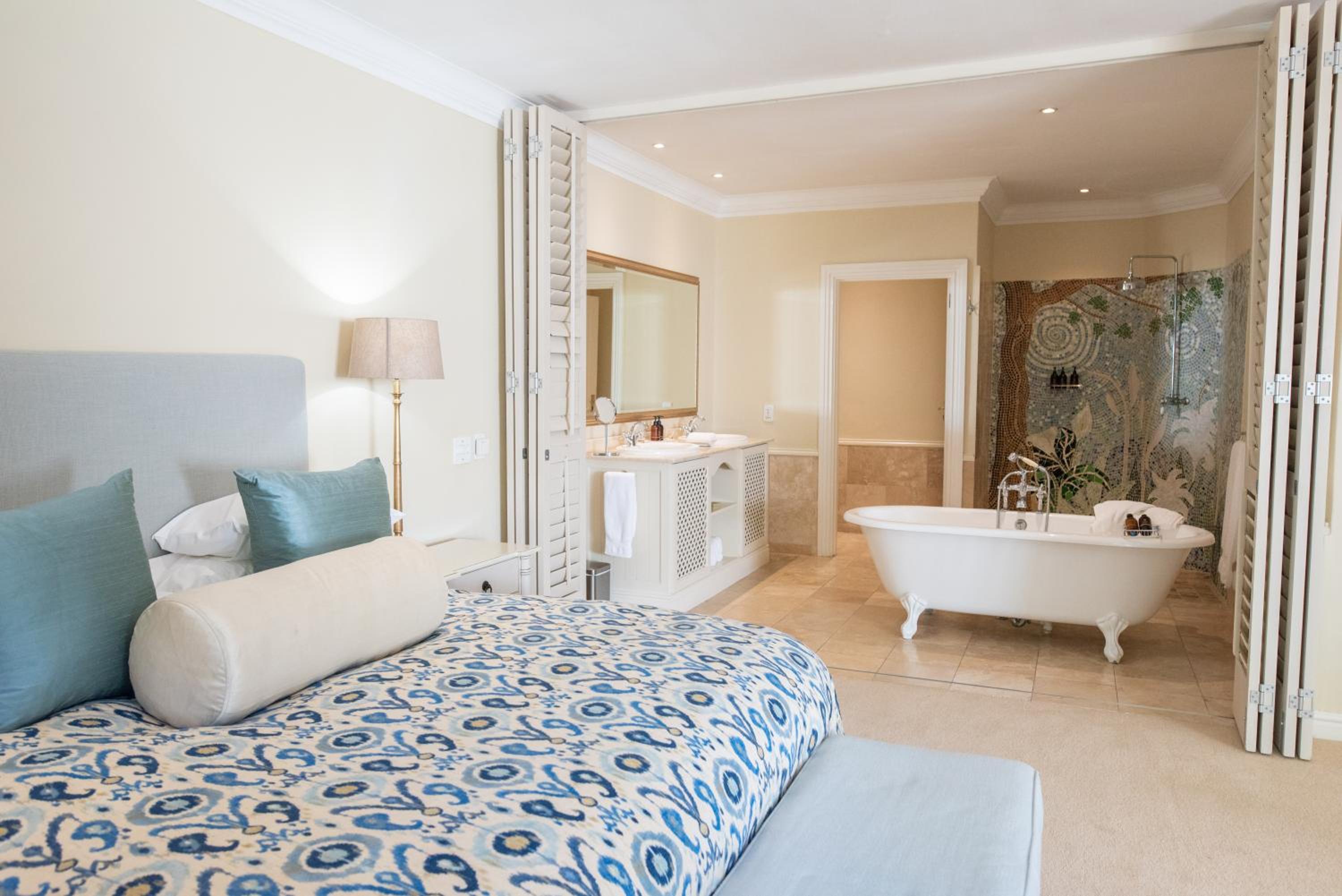 Premier Suite - Photo 9