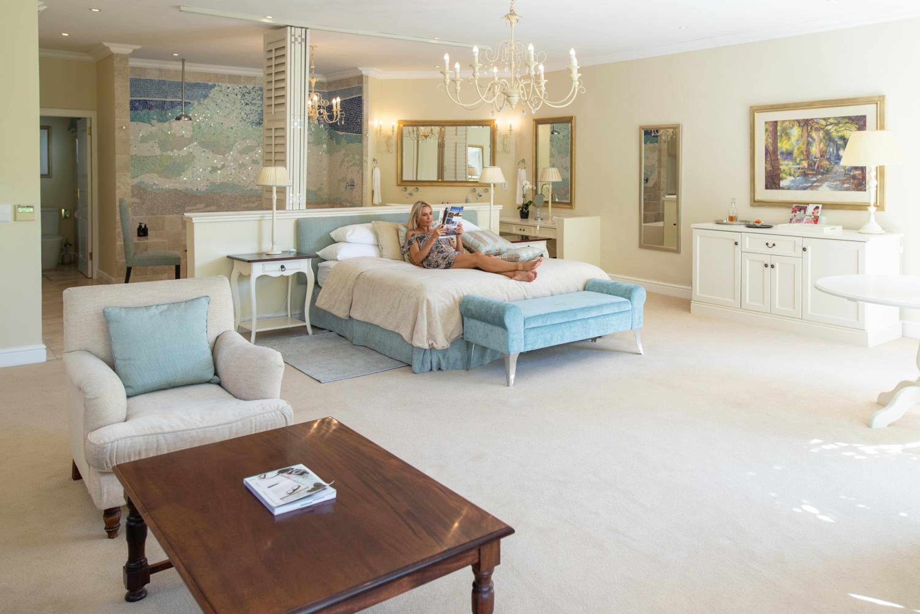 Premier Suite - Photo 12