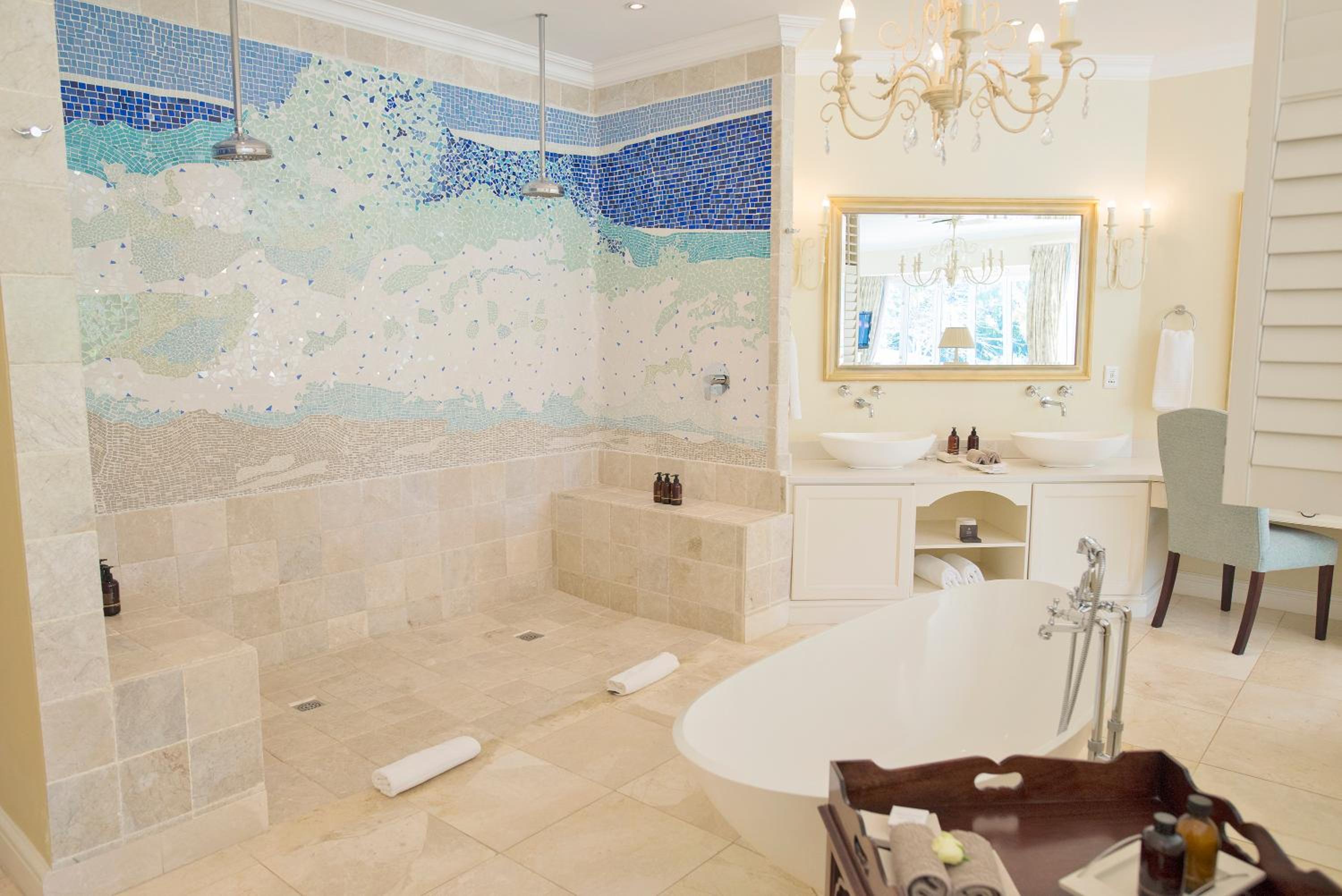 Premier Suite - Photo 2
