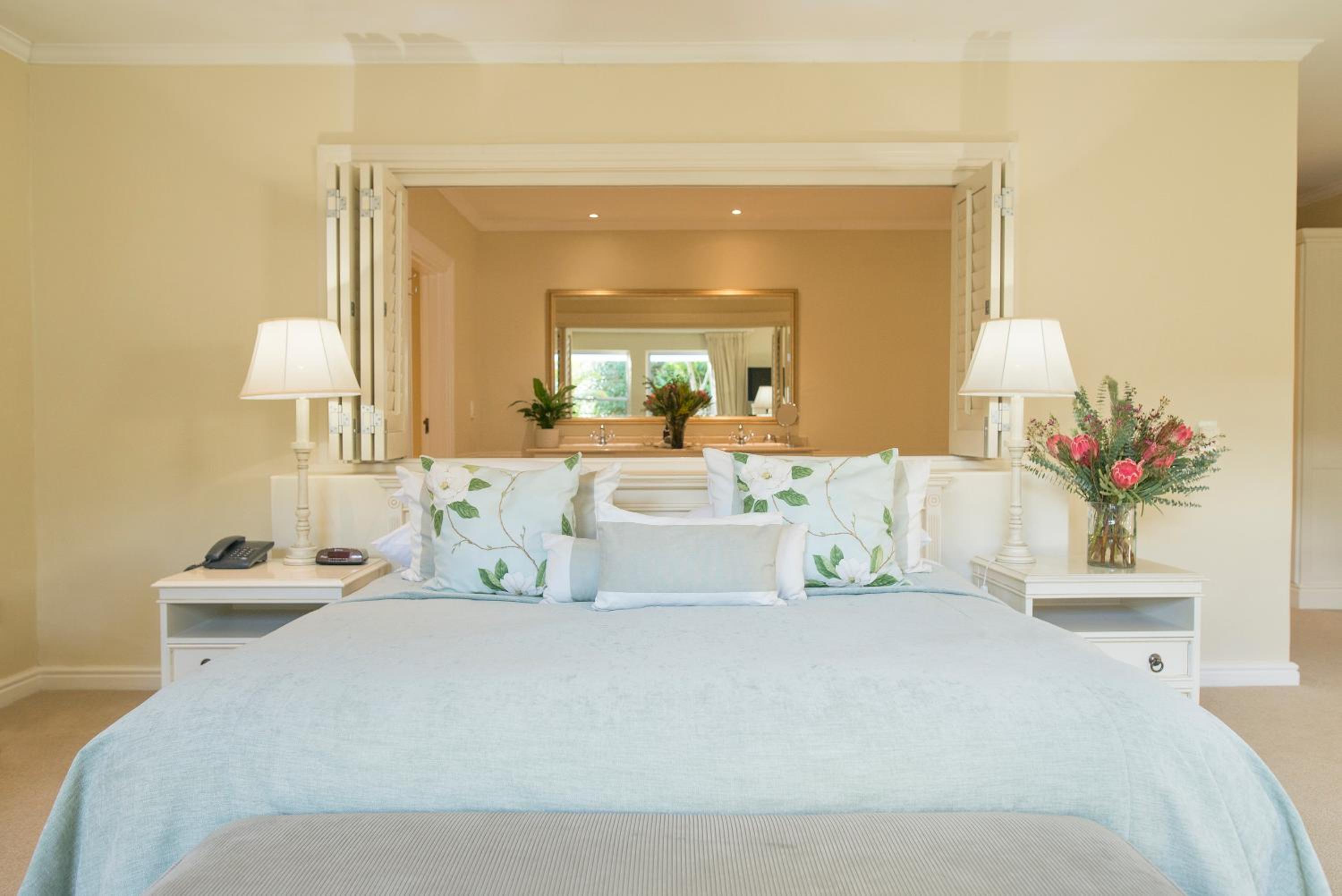 Superior King Room - Photo 4