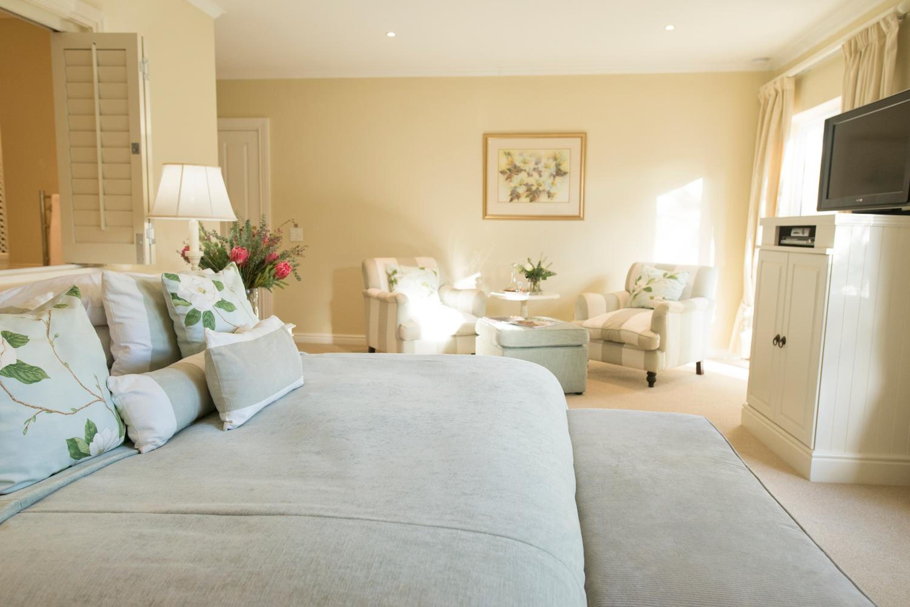 Superior King Room - Photo 3