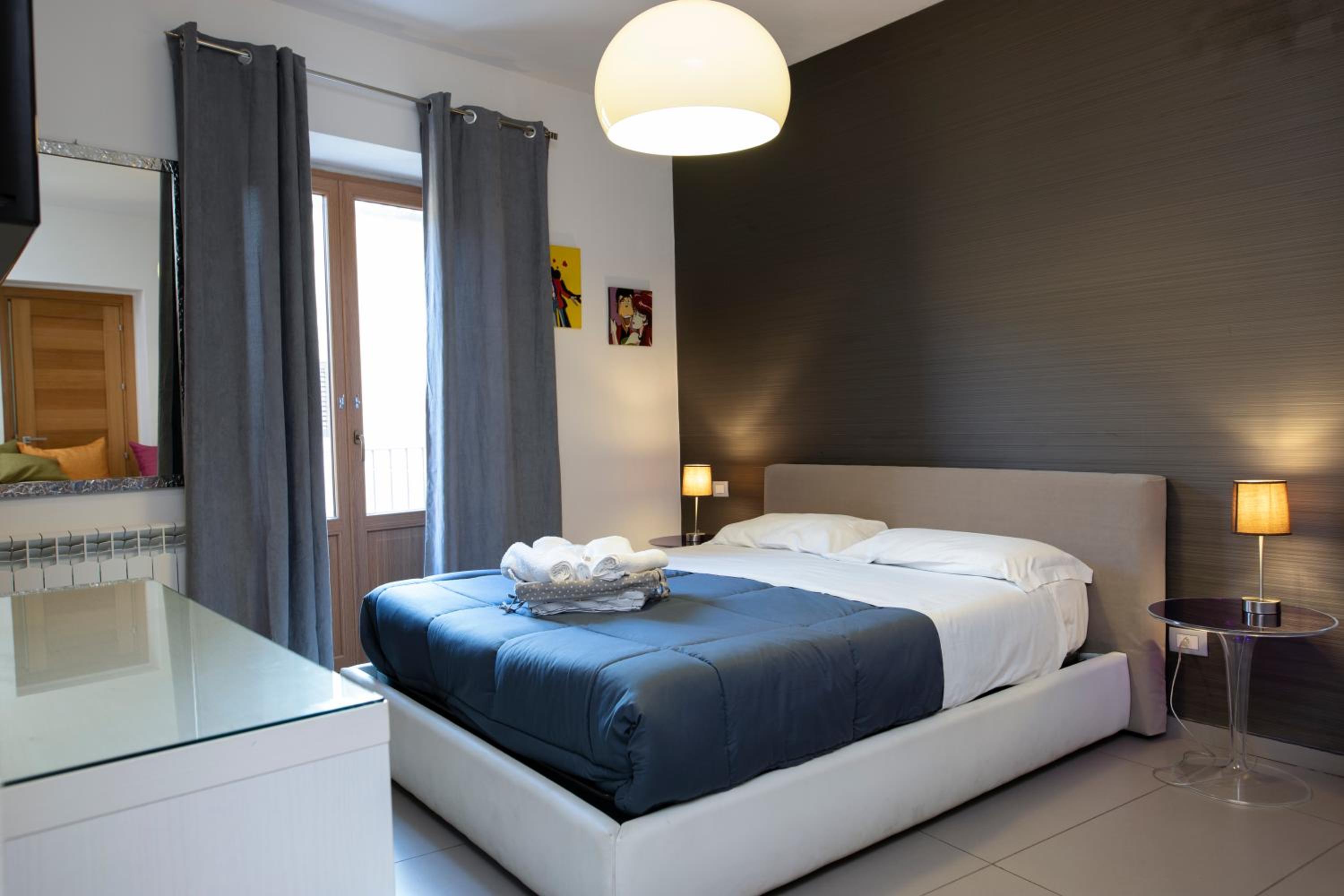 Superior King Room - Photo 23