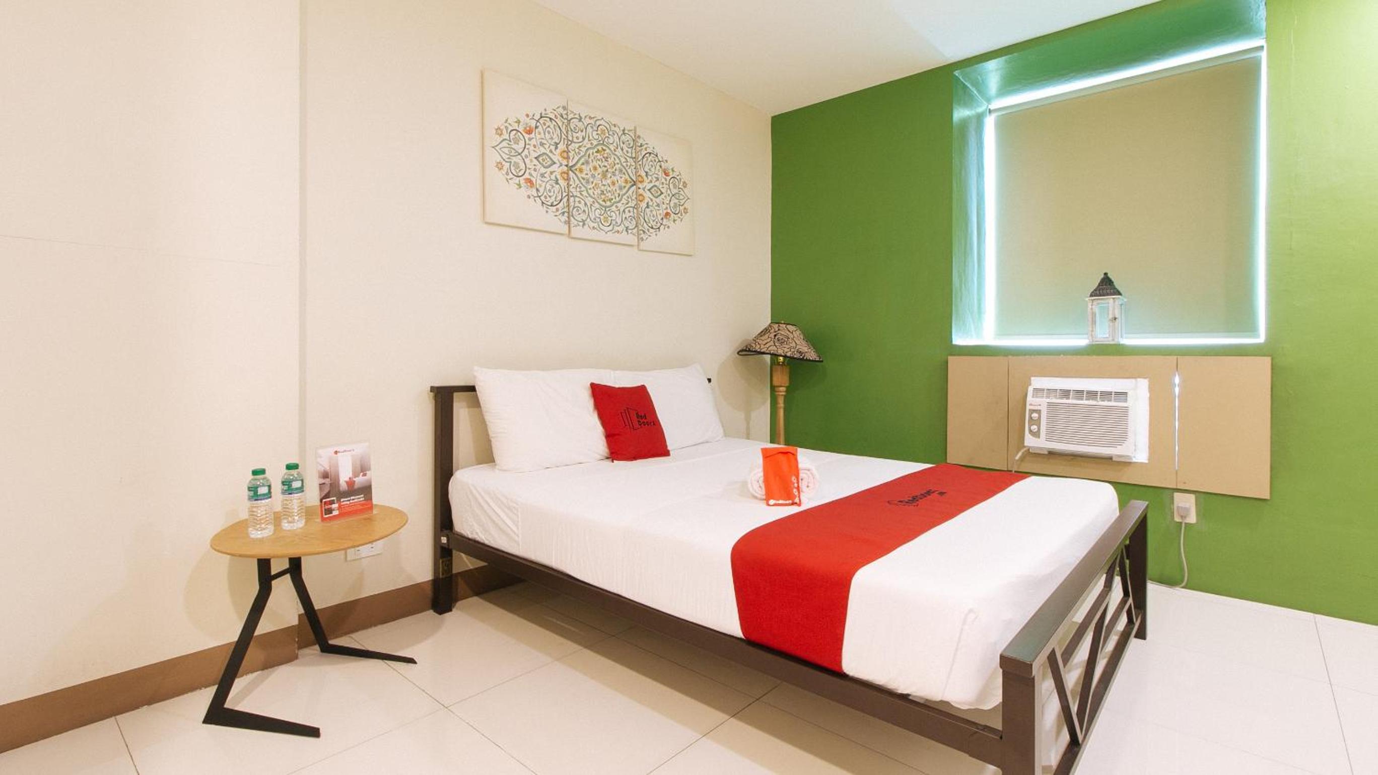 Executive Suite - Photo 21