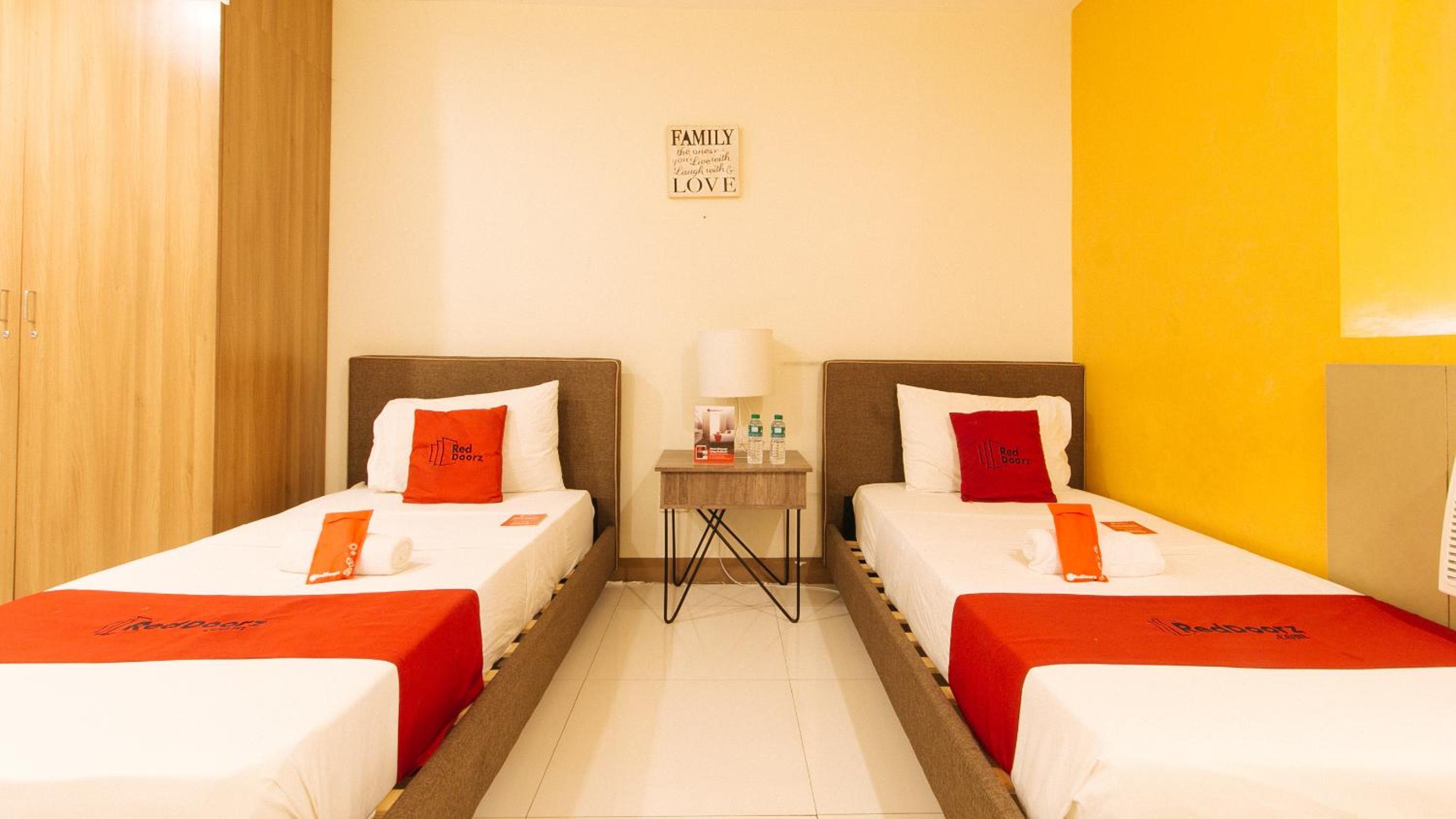 Executive Suite - Photo 4
