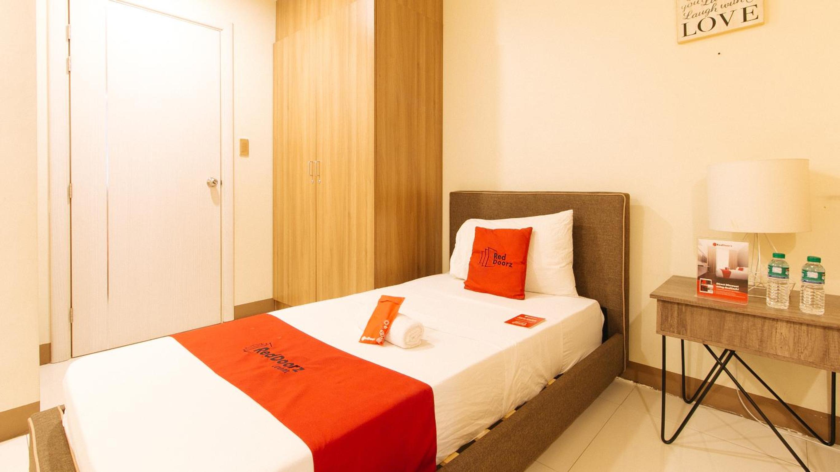 Executive Suite - Photo 3