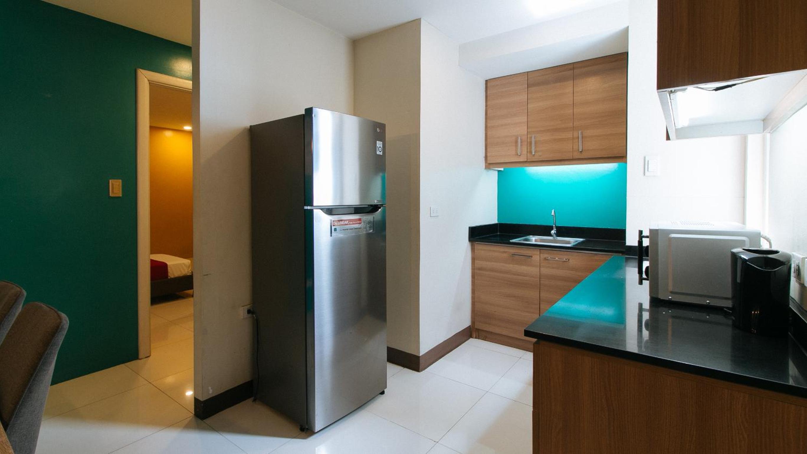 Executive Suite - Photo 9