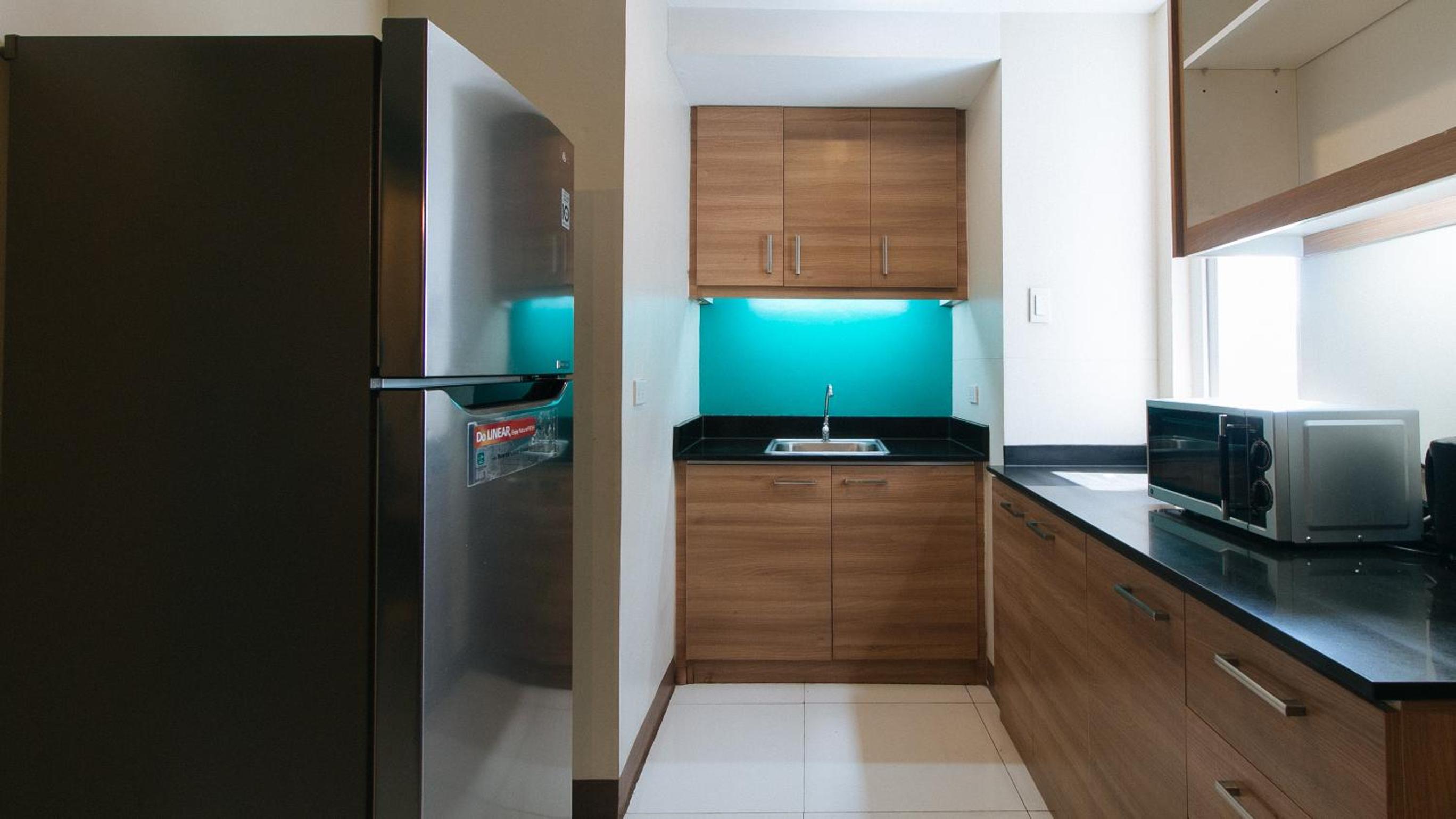 Executive Suite - Photo 7