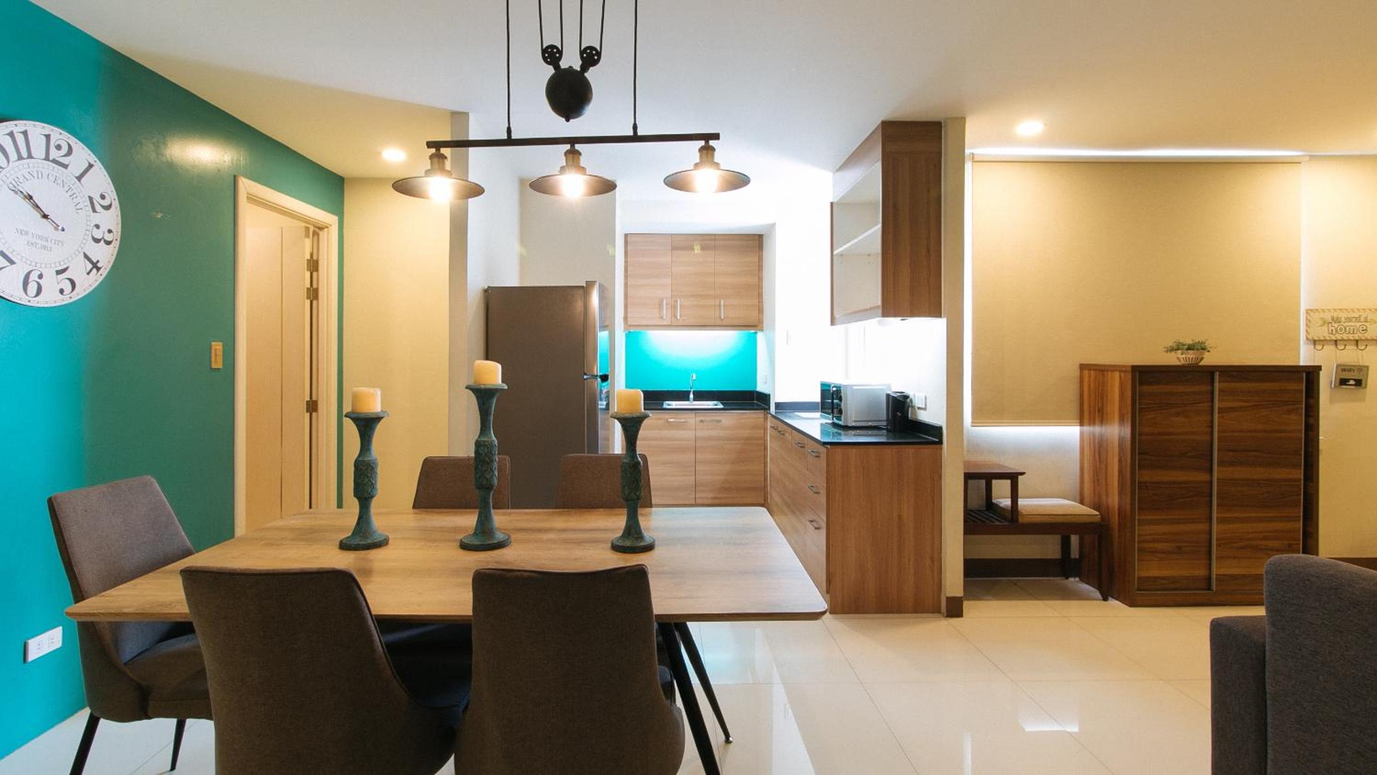 Executive Suite - Photo 12