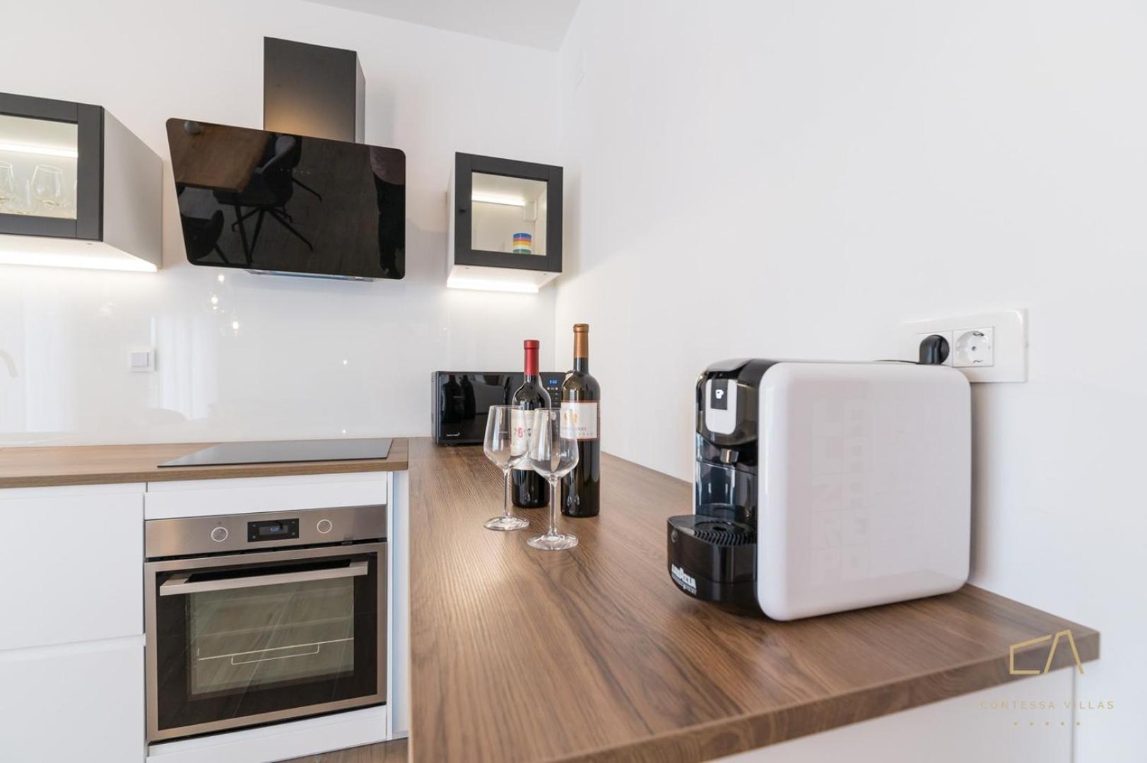 Apartment photo 2