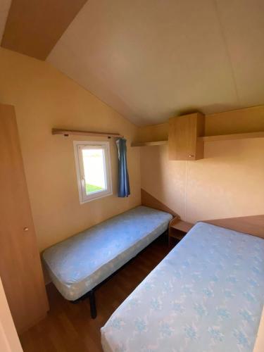 Mobile Home photo 3