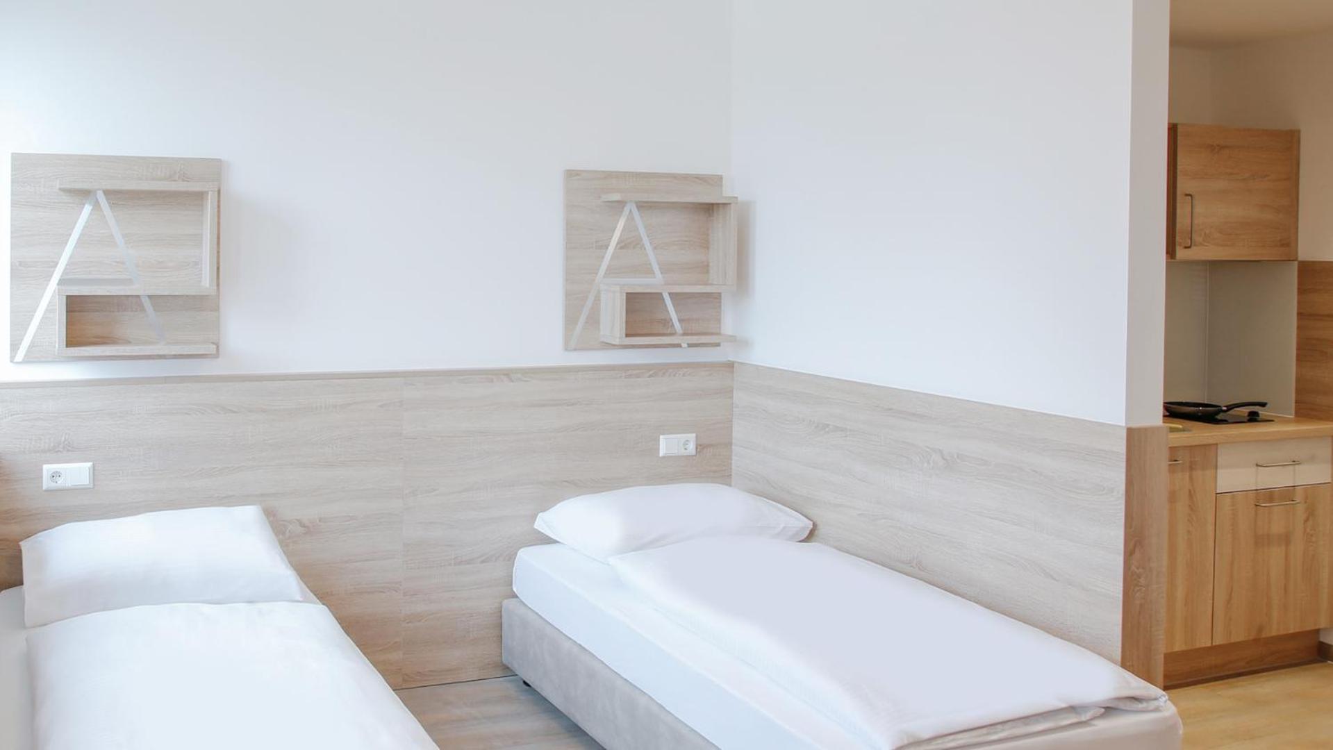 Standard Twin Room - Photo 1