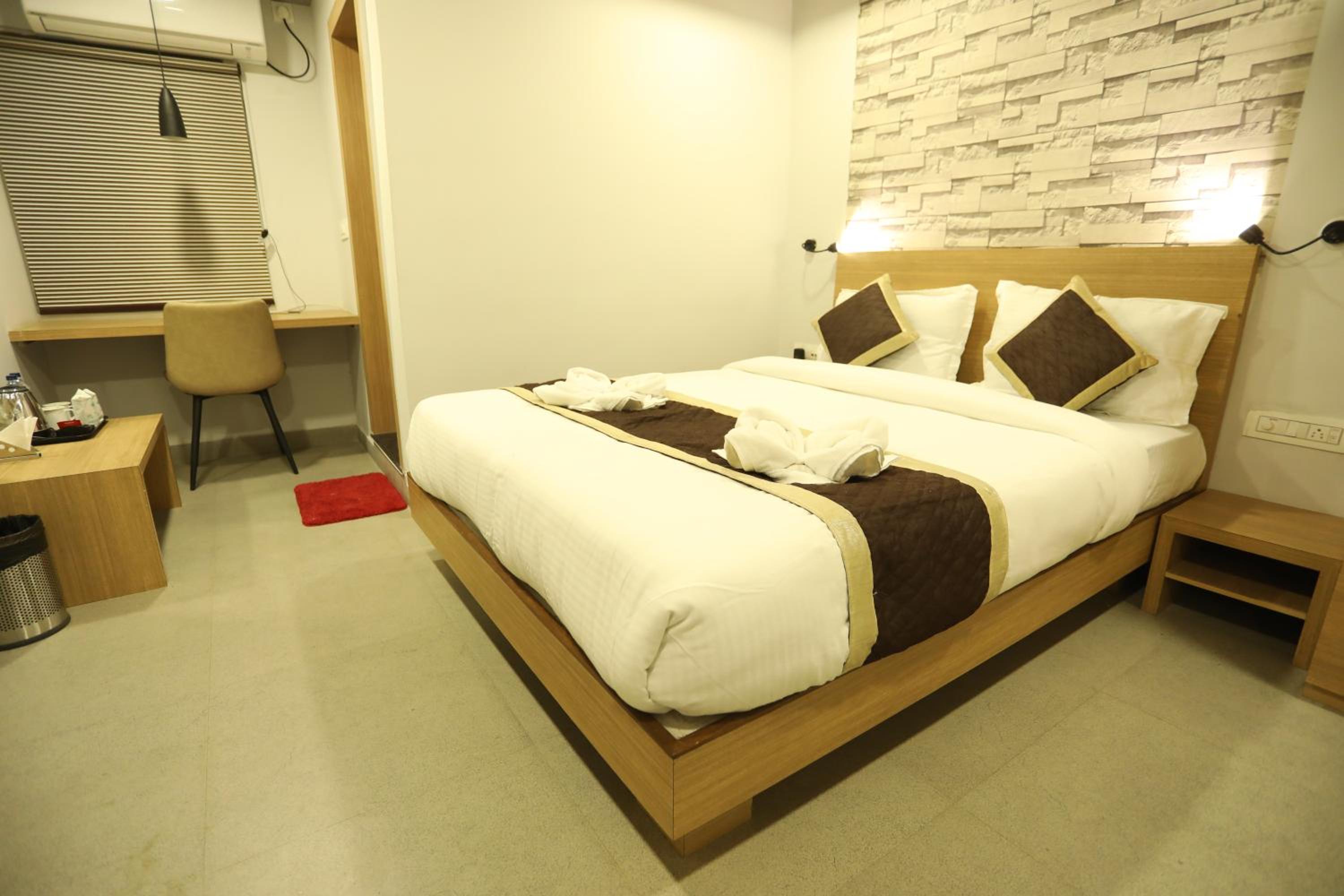 Deluxe Double Room - Photo 1