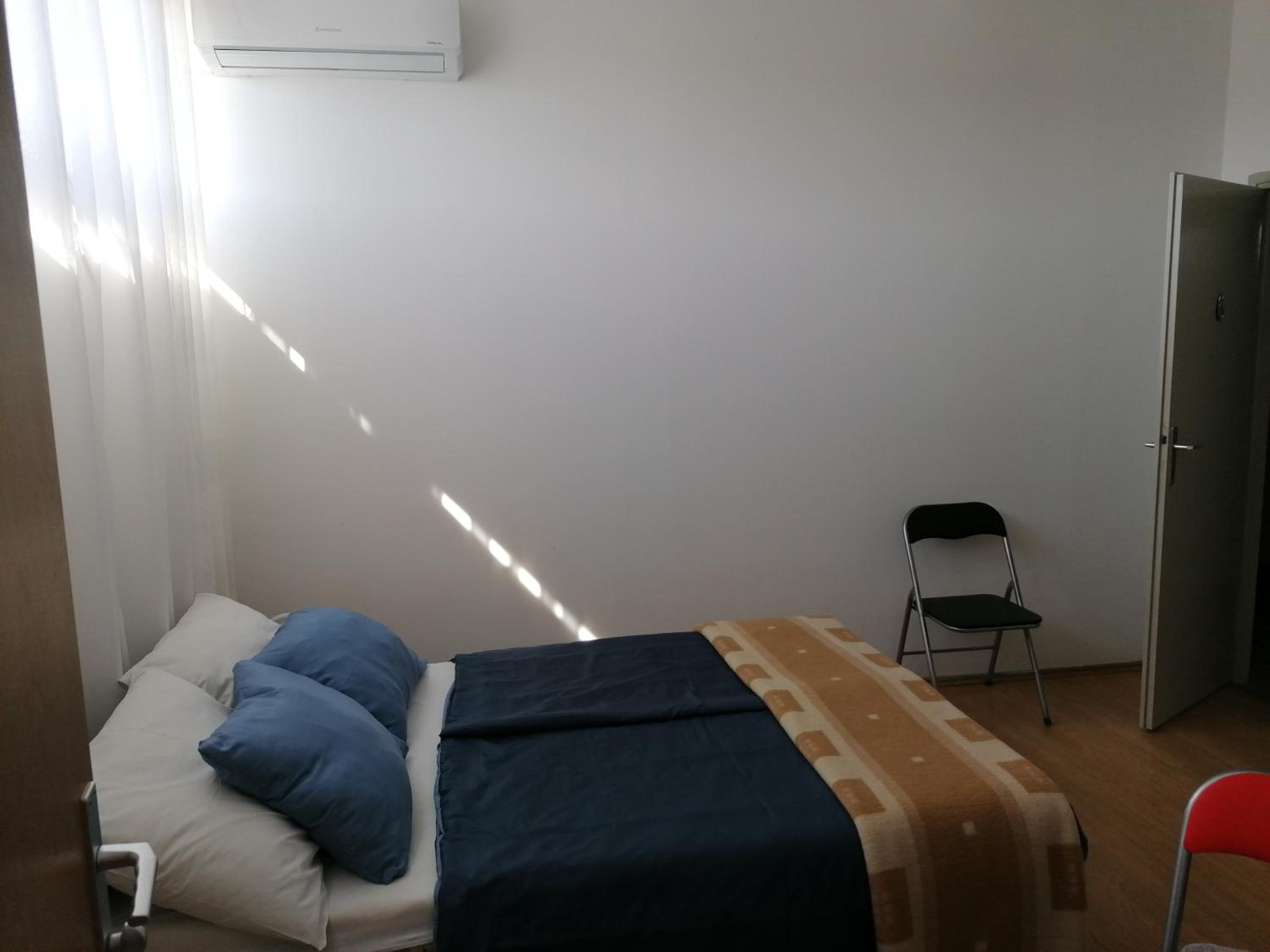 Quadruple Room with Private Bathroom photo 3