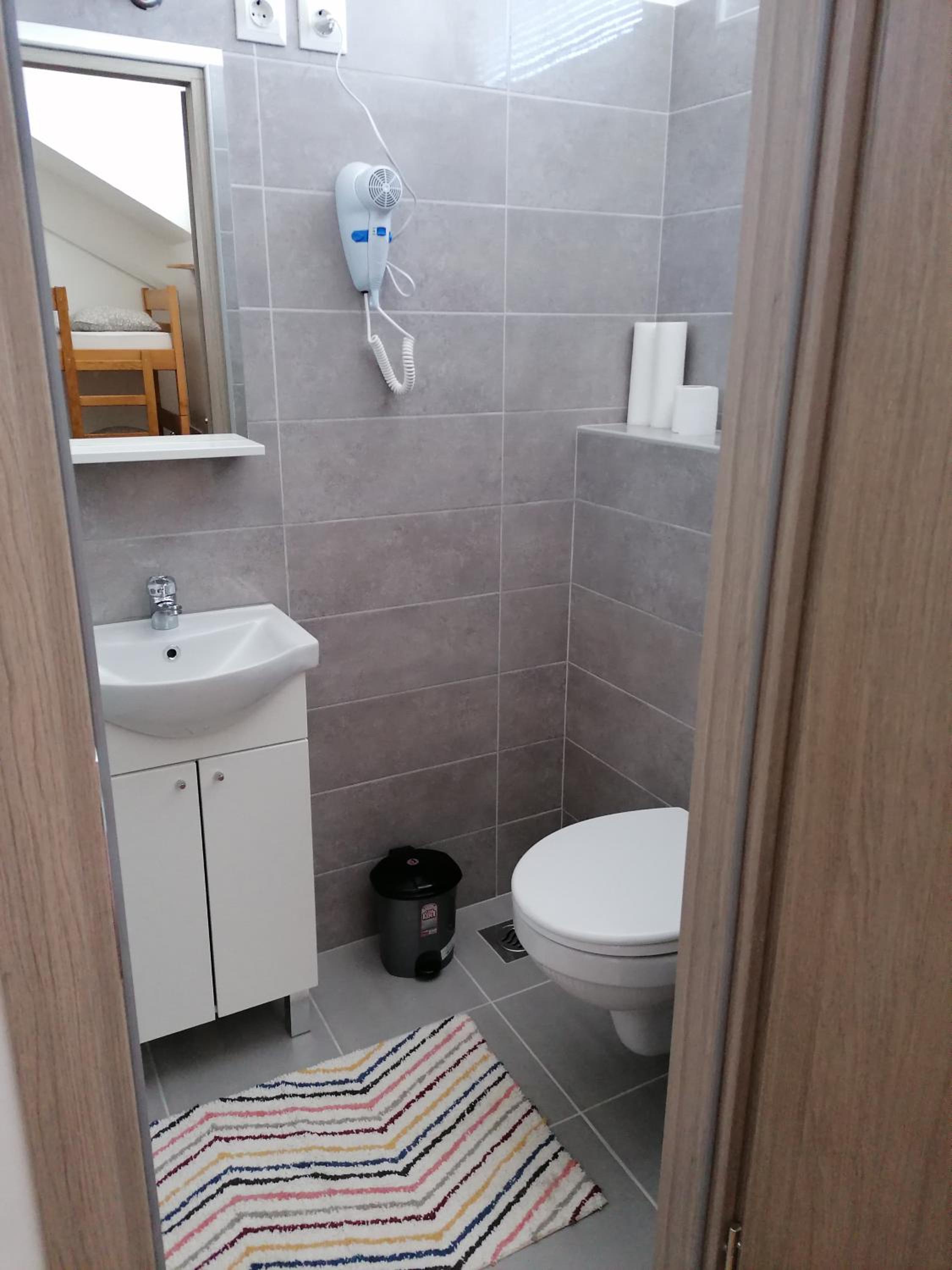 Deluxe Family Room with Private Bathroom - Photo 12